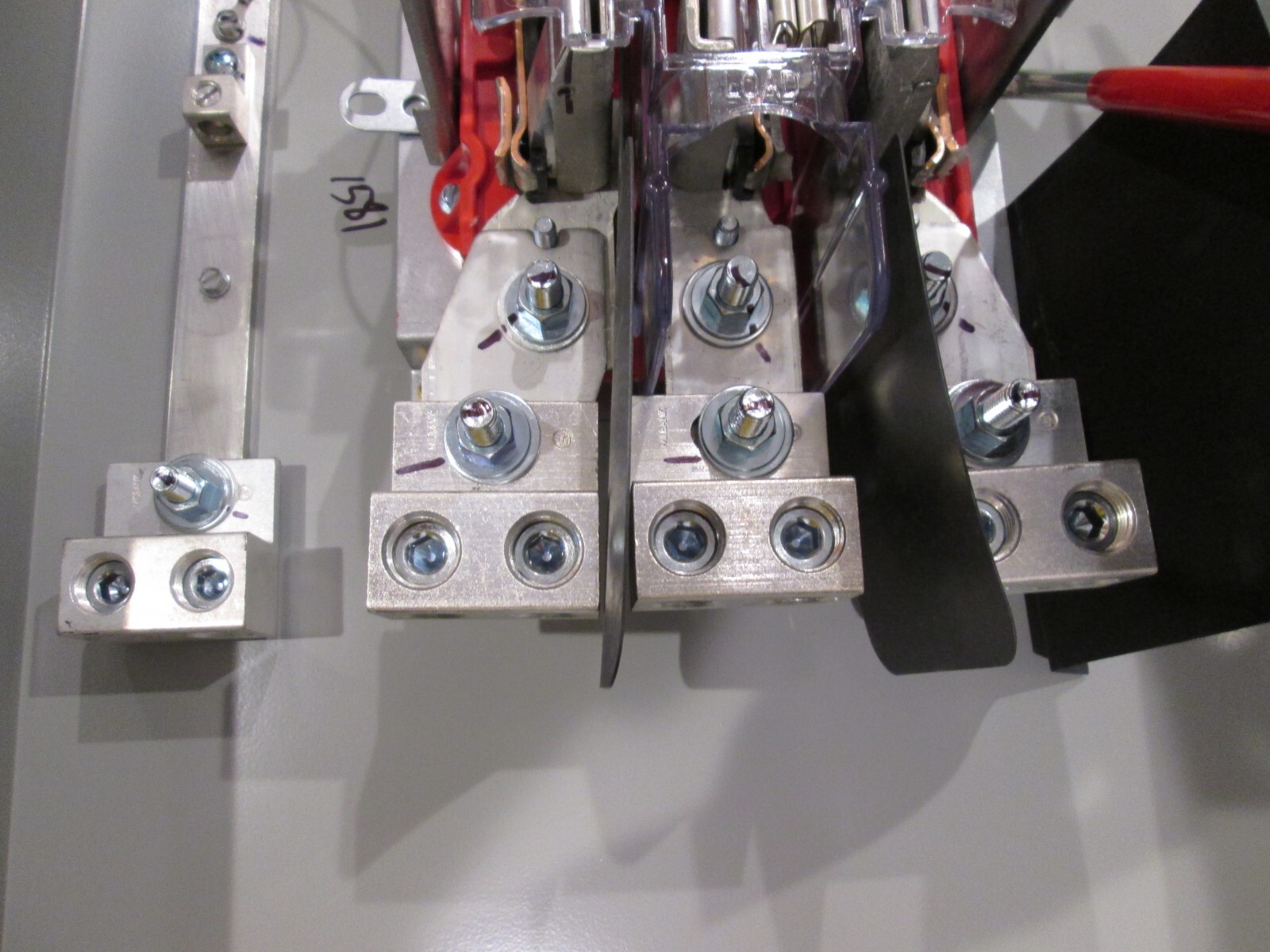 MILBANK - meter socket - 320 amp - 3 Phase - 7T BYPS U4342-R-K7-K6-BLG-AEPU