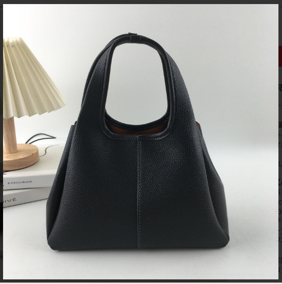 COACH CM545 Lana Shoulder Bag 23 Polished Pebble Leather Black Outlet New