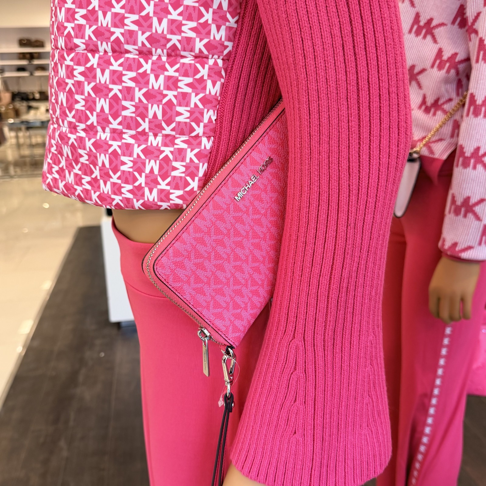 MICHAEL KORS JET SET TRAVEL LG CONTINENTAL WALLET WRISTLET MK LOGO Pink Hibiscus