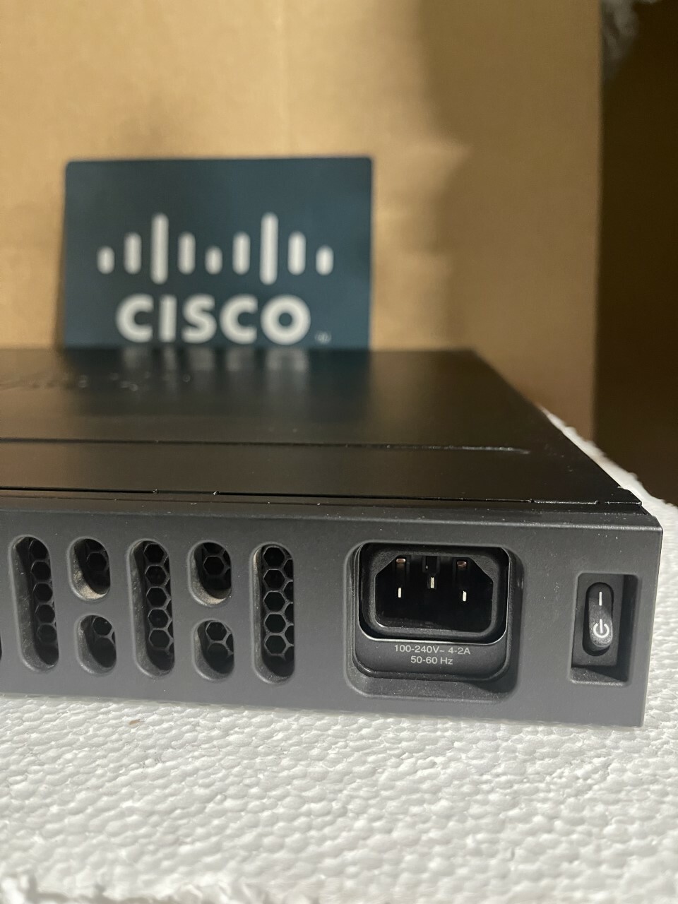 CISCO ISR4331/K9 Router ISR4331 - NO CPU CLOCK ISSUE