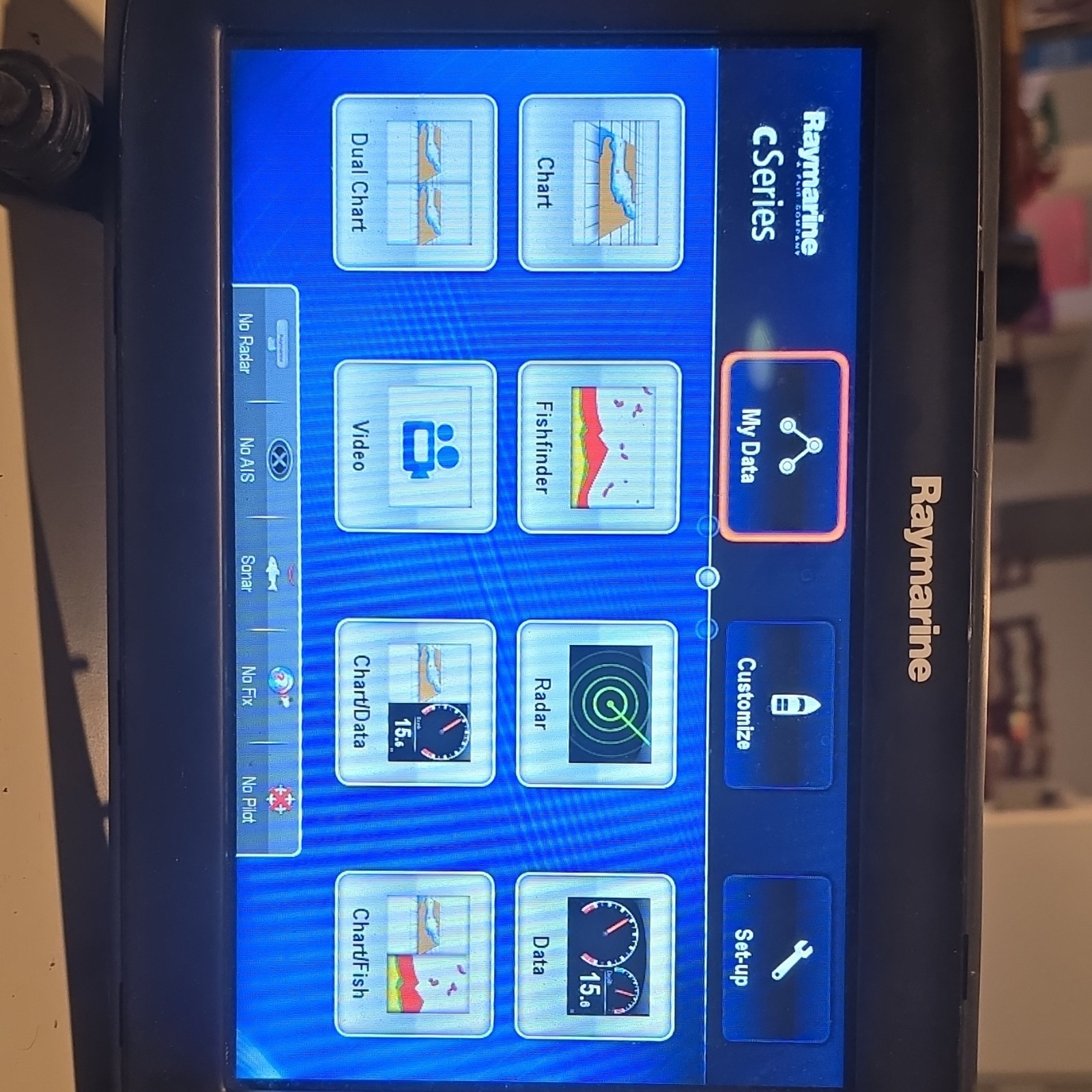 Raymarine E700012 Working Missing Plastics