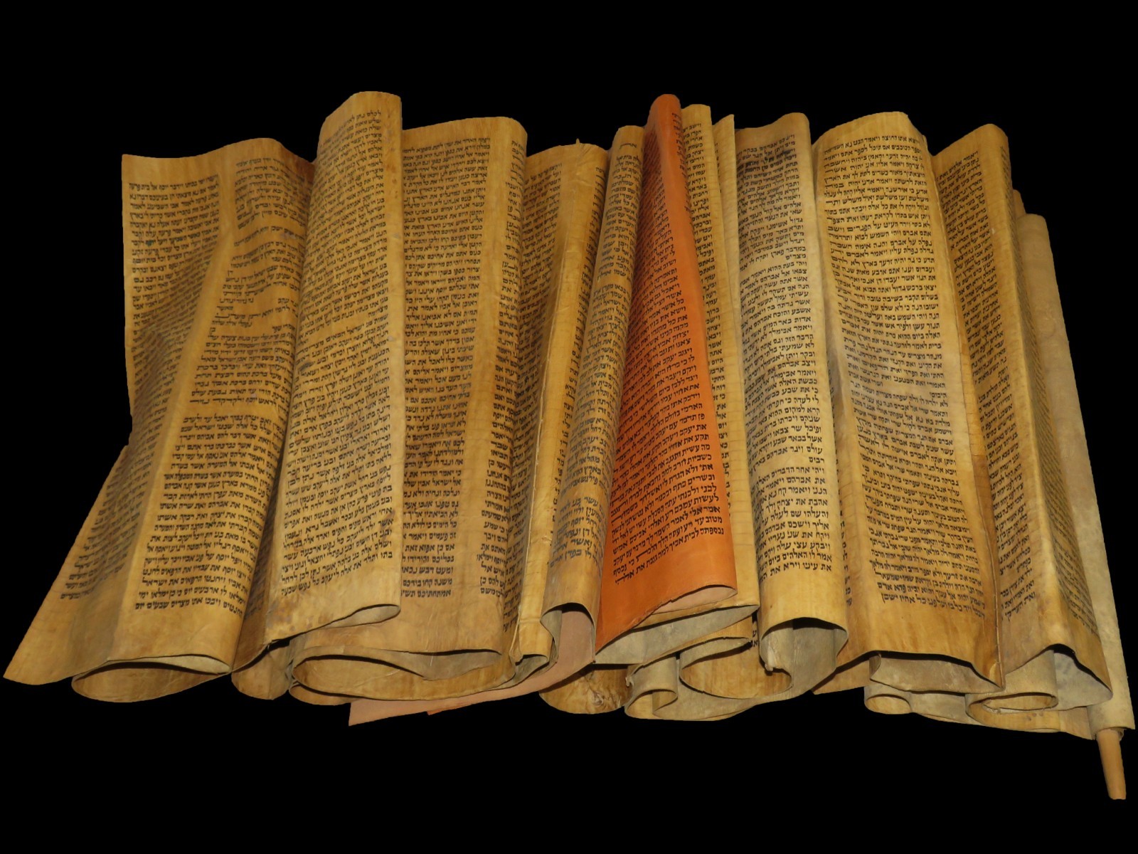 TORAH SCROLL BIBLE VELLUM MANUSCRIPT 300 YRS OLD YEMEN COMPLETE Book of Genesis