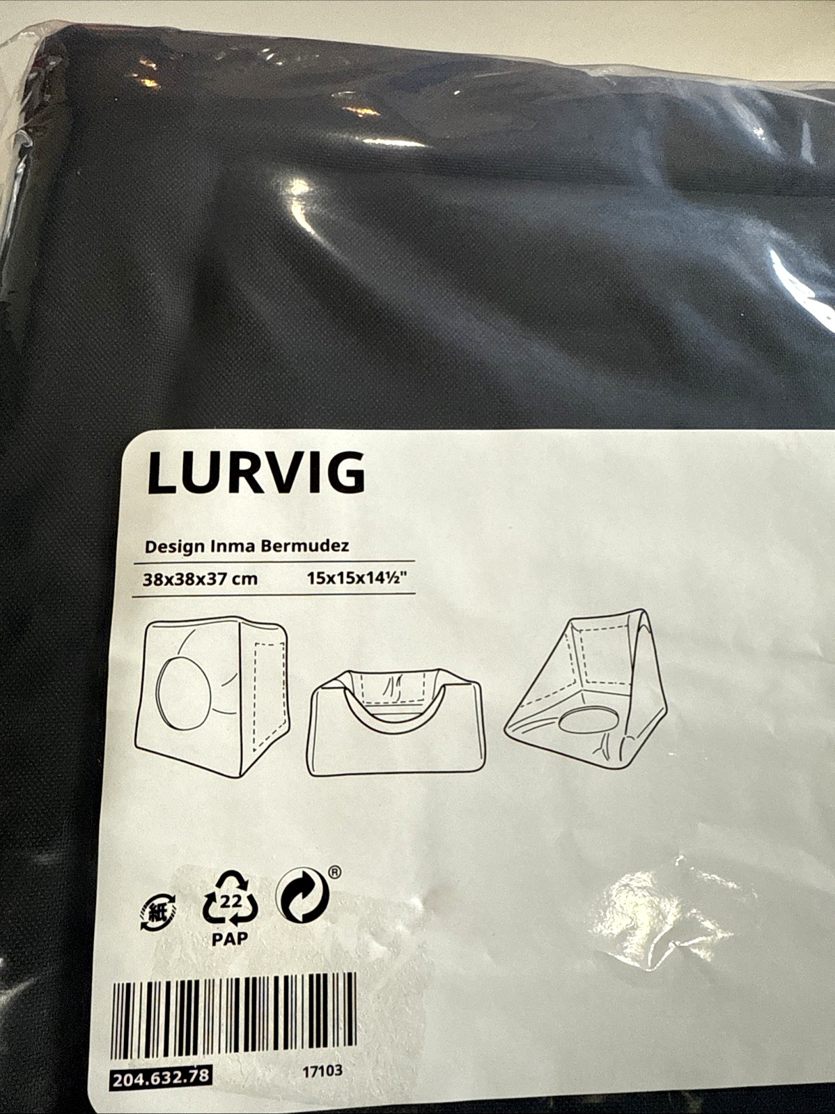 Ikea LURVIG Cat bed/house, black/white 15x15x14 1/2 " 204.632.78 NEW