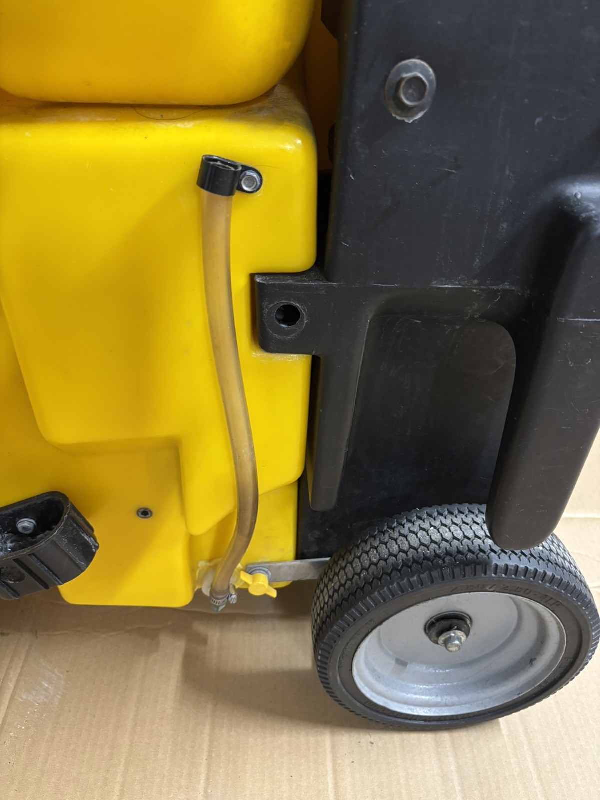 KaiVac 1750 Mid-Size No-Touch Cleaning System Machine, please read notes.