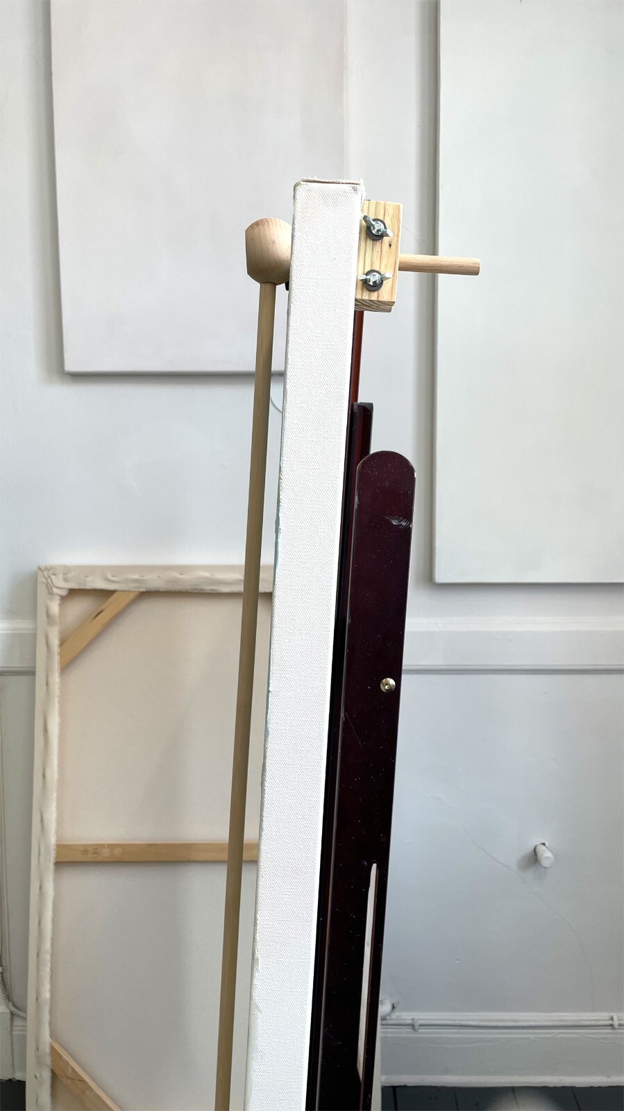 Mahl Stick-33in Ball Mahl adjustable stabilizing tool supporting artist mobility