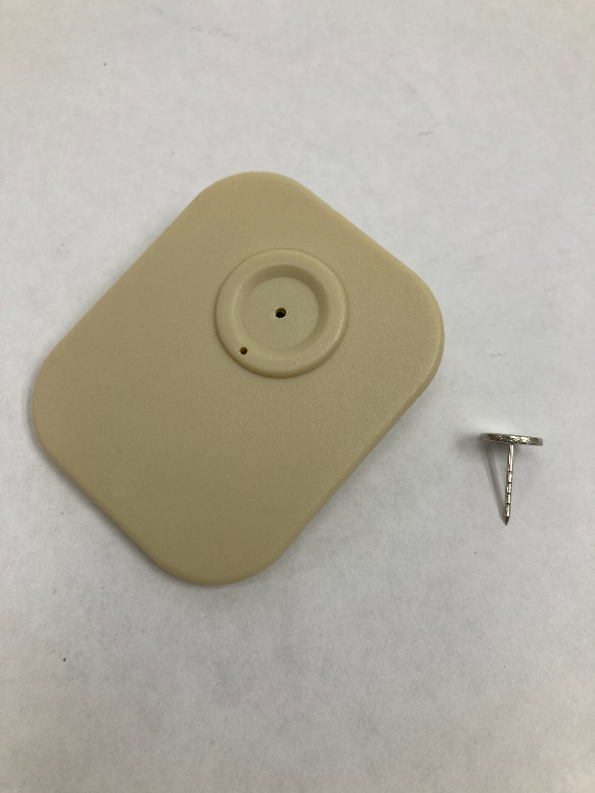 Retail Security Hard Tags w/ Pins For RF Anti-Theft Alarm 50pcs USED