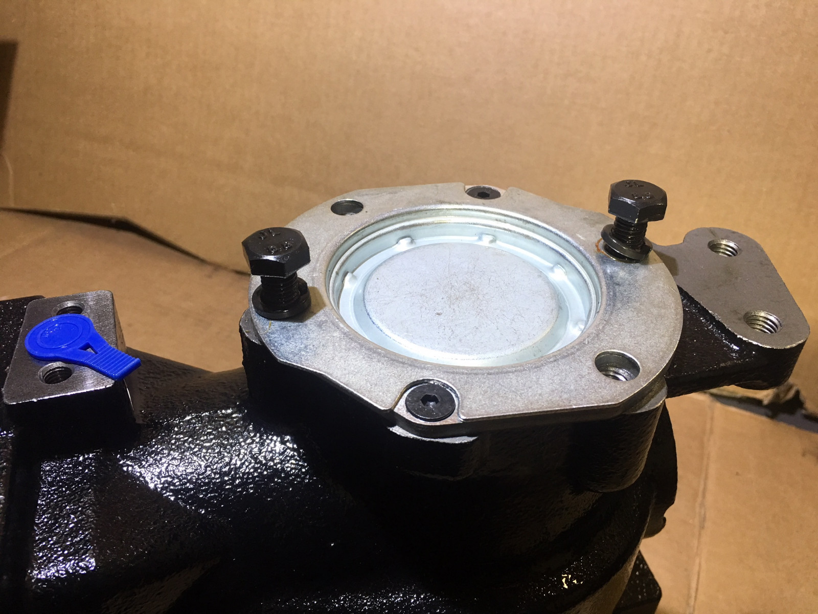 Air Compressor for CUMMINS ISX - Volvo,Intrenational ,Kenworth,Peterbilt 5579049