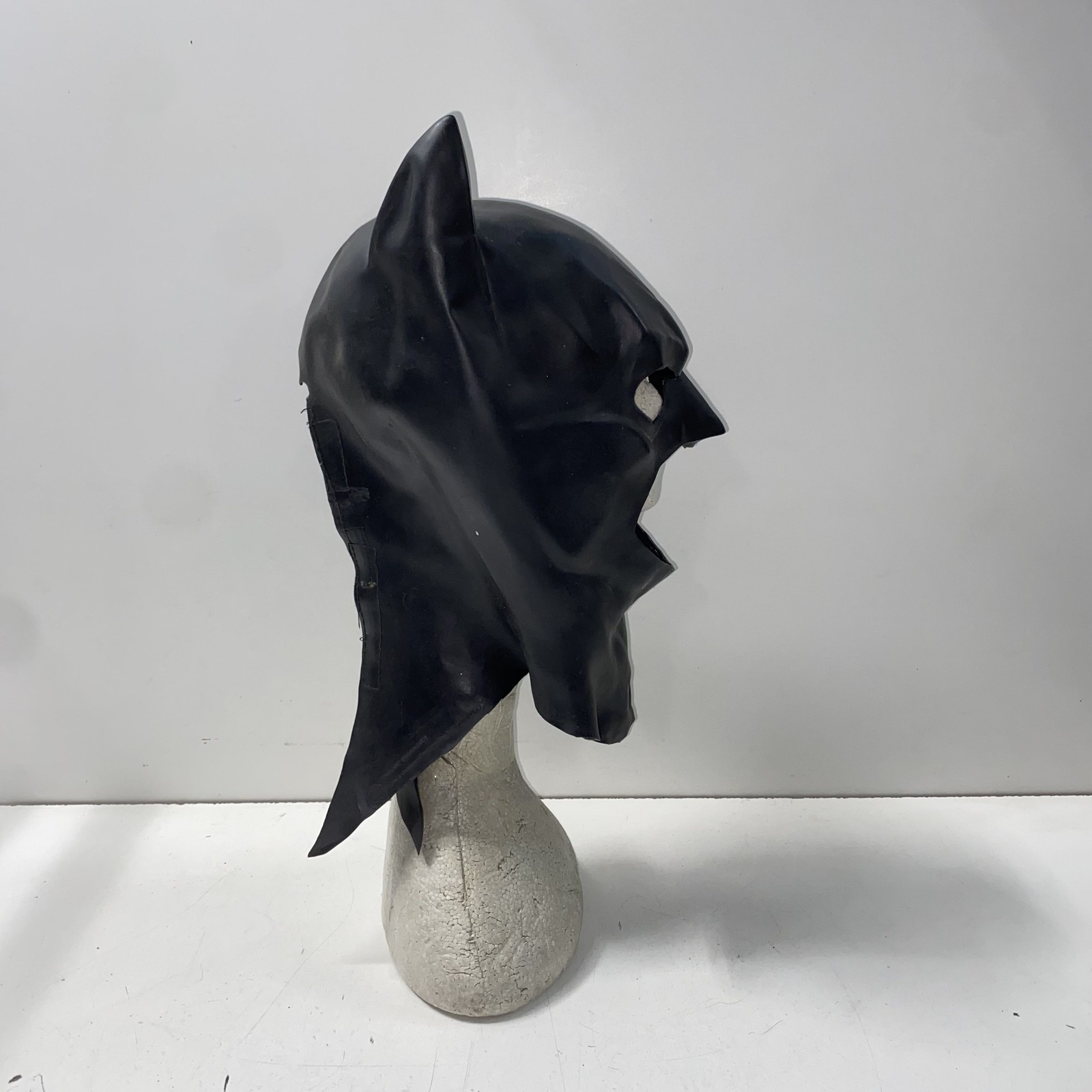 Batman Black Full Head Rubber Mask for Cosplay Fair, Used