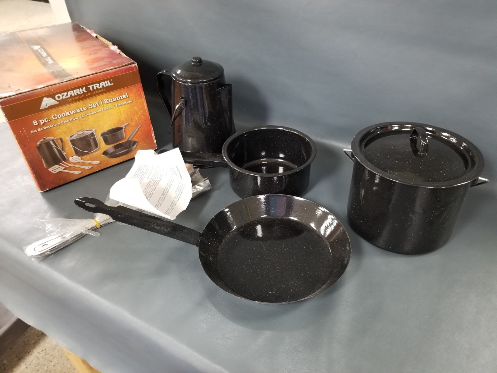 NIOB Ozark Trail 8 Pc Black Enamel Cookware Set