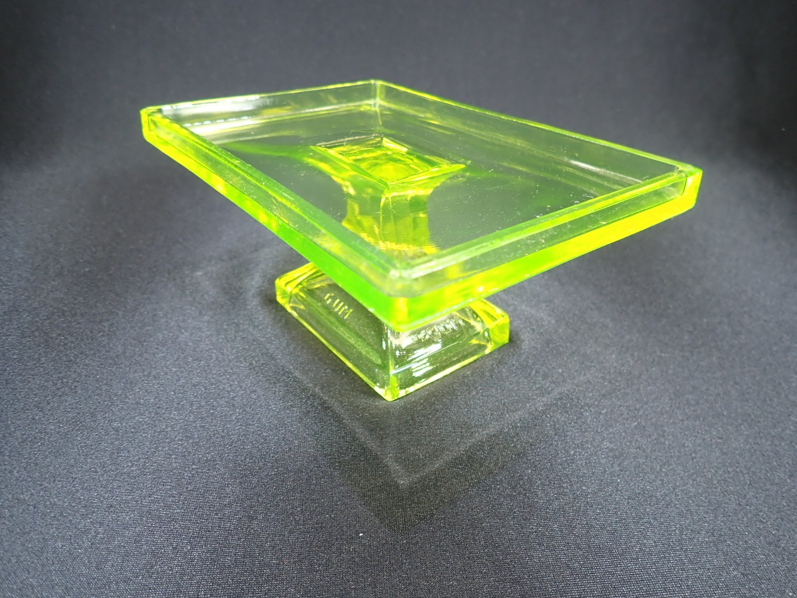 Vintage Clark's Teaberry Gum Vaseline Glass Stand Pedestal Display Excellent