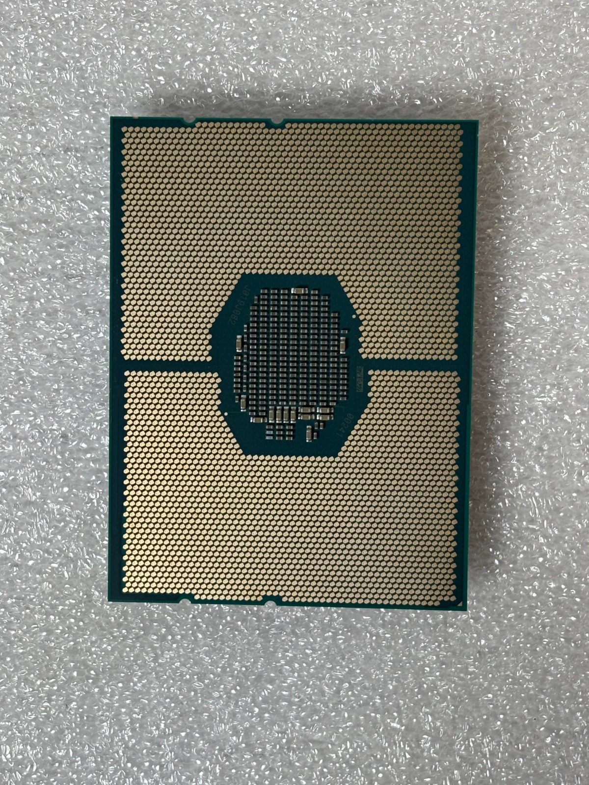 Intel Xeon Gold | 6246R | SRGZL | 3.40GHZ |