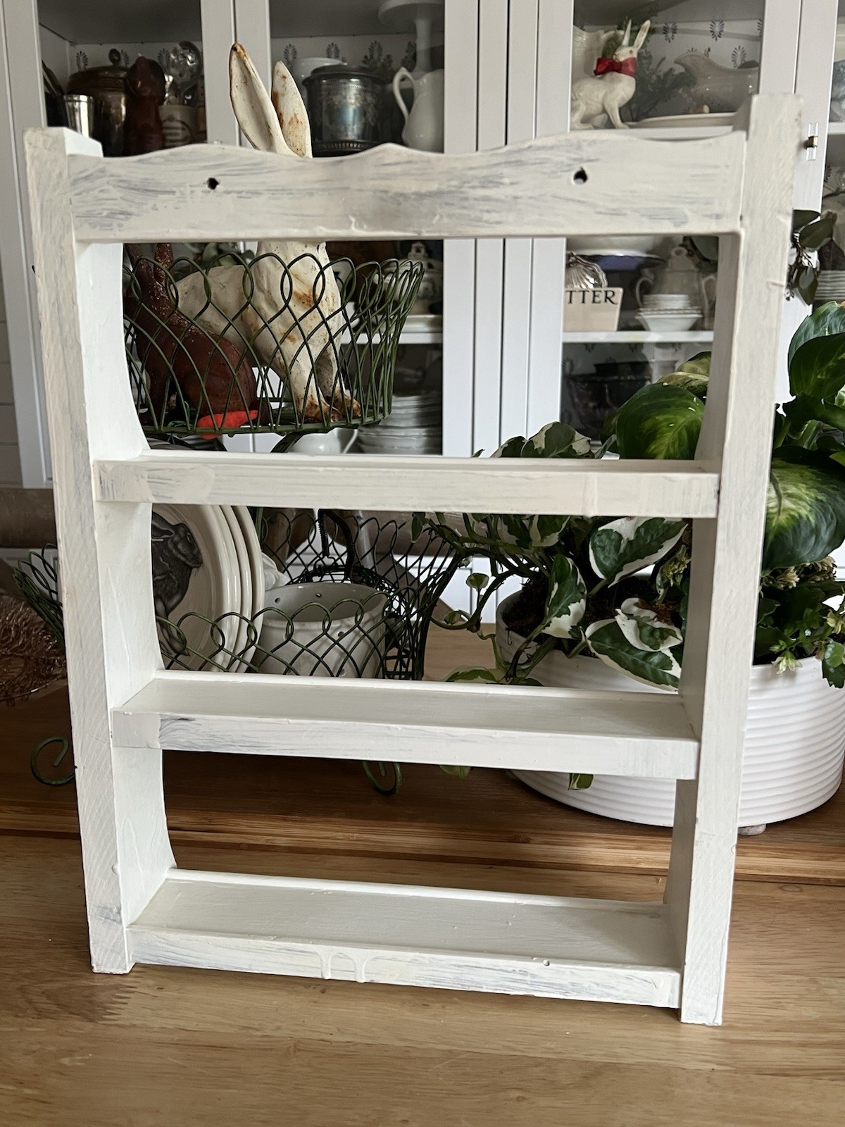 Vintage 3-Tier Wall Shelf painted White Dispay Spice Cottagecore , Farmhouse