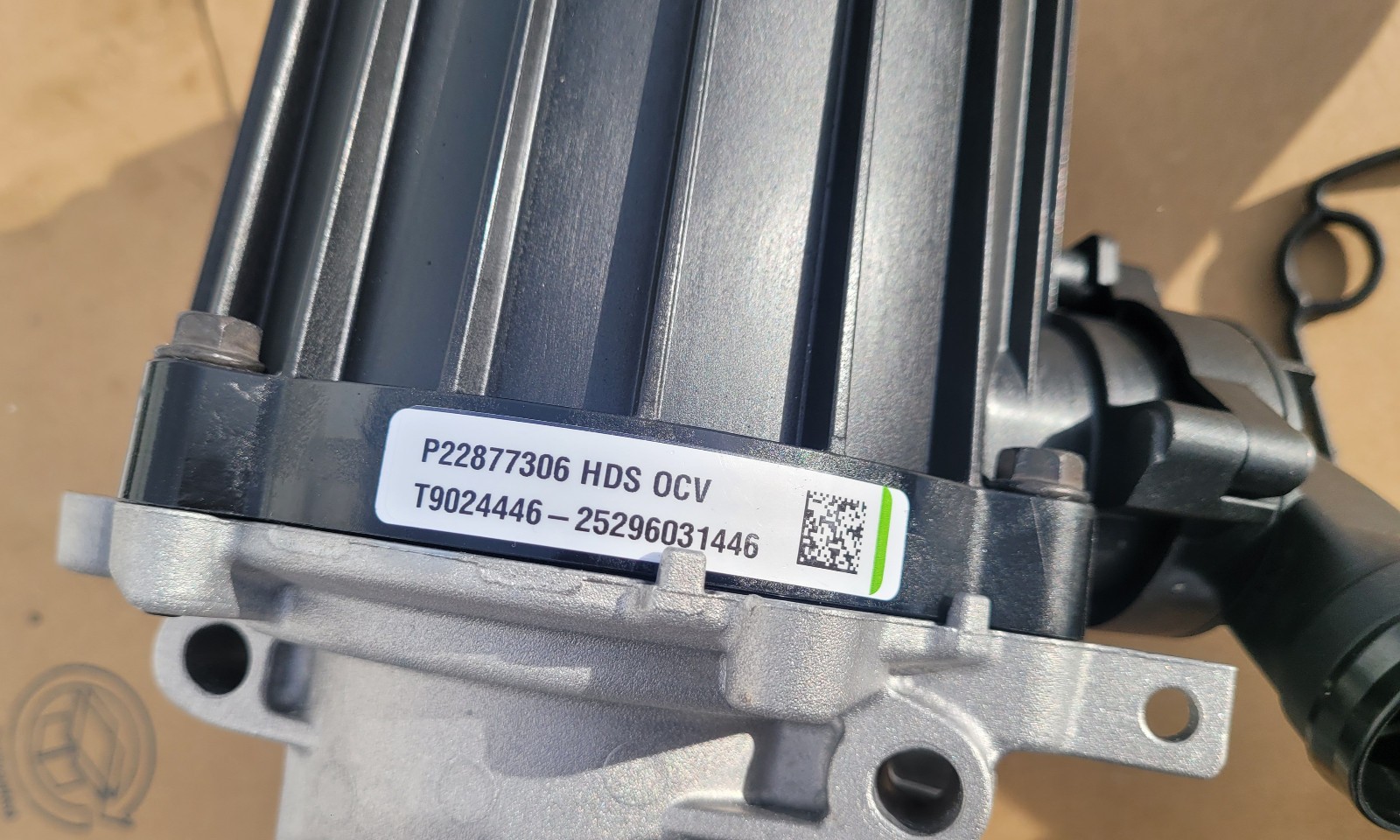 Genuine Volvo Crankcase Ventilation / Oil Separator 22877306 21373547 20532891 –