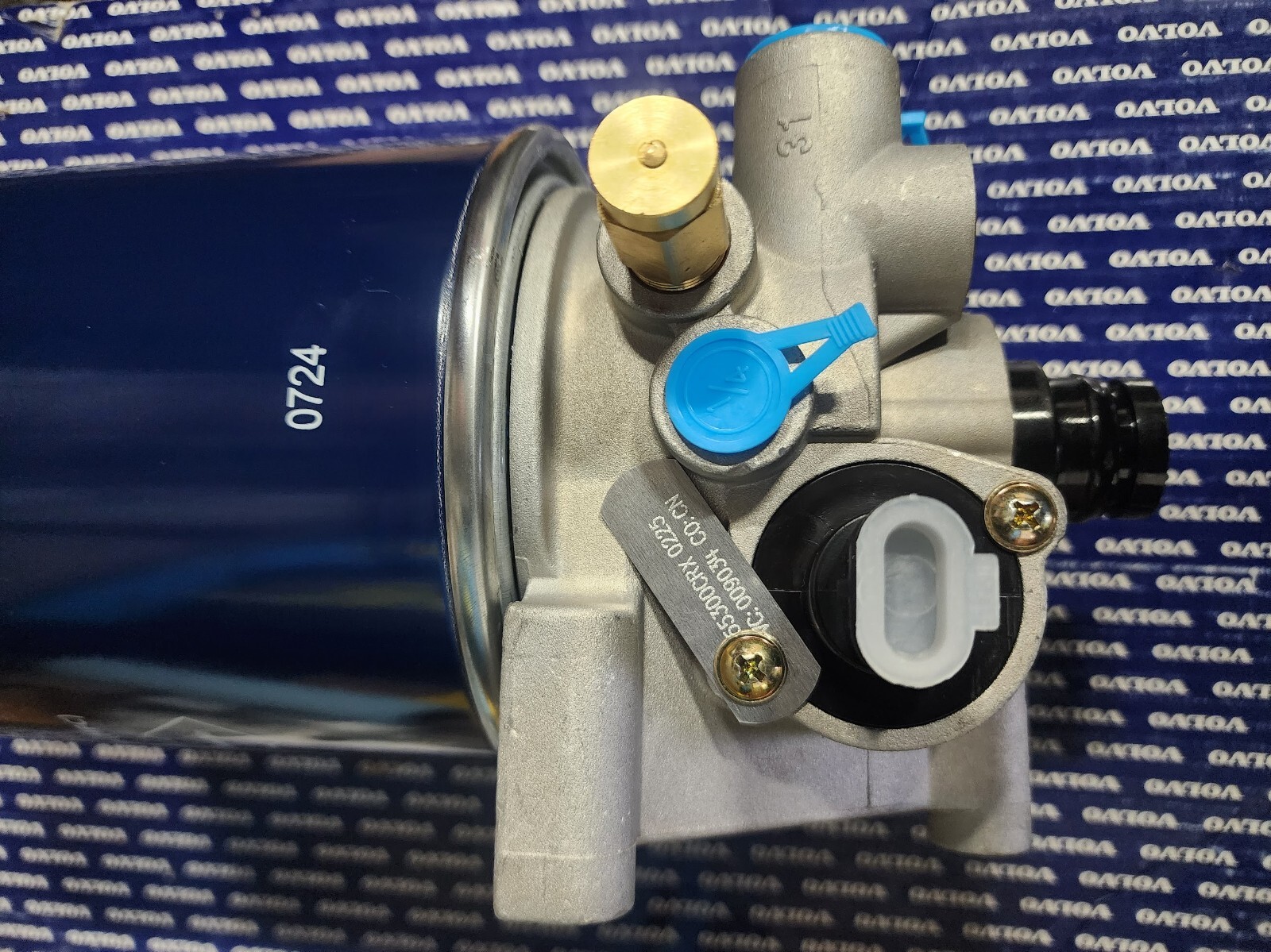 VOLVO D13 air dryer assembly HALDEX brand 955300CRX M39X1.5 R955079