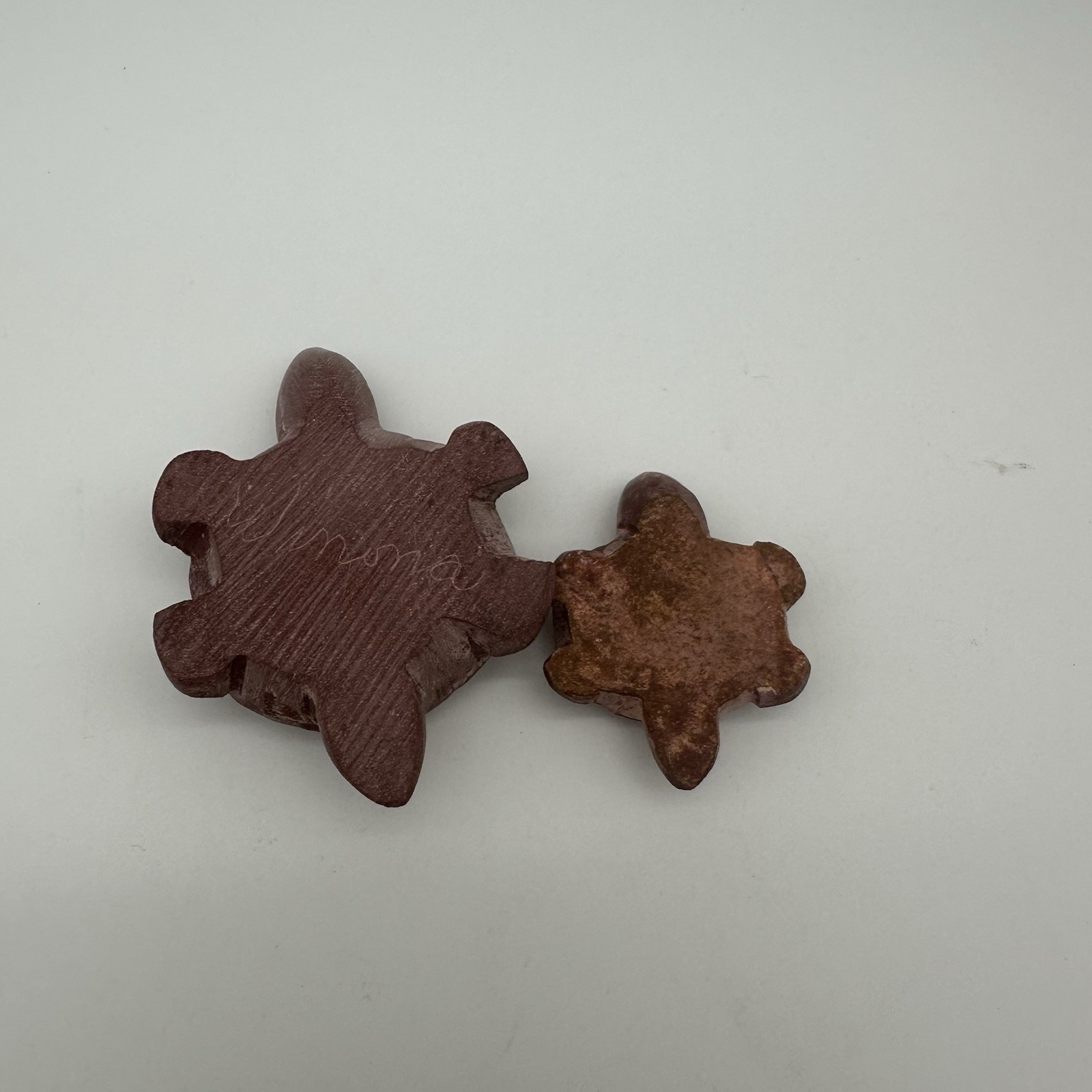 STONE VINTAGE ZUNI INDIAn STONE TURTLES etched + carved - 2” & 1” Turtle Set