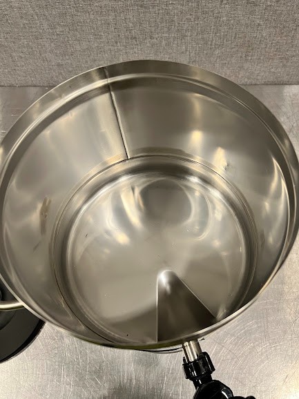 Avantco ITD2-GRD-MV 2 Gallon Round Iced Tea Dispenser with Stainless Steel Valve