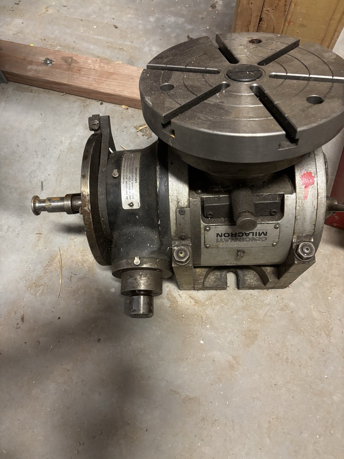 Cincinnati Dividing/Rotating Head