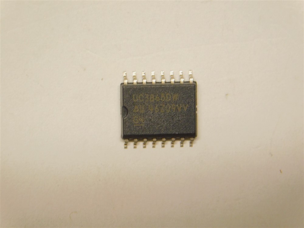 4 Texas Instruments /Unitrode UC3865DW Resonsnt-Mode Power Supply Controller ICs