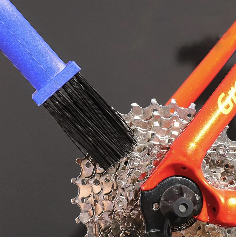 1pc Motorcycle Bicycle Chain Cleaning Brush Scrubber Tool Nylon - NEW