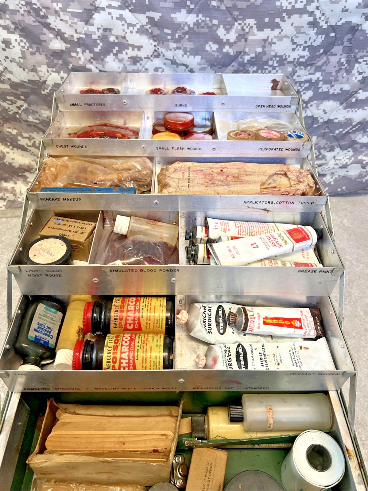 US ARMY Medical Service Casualty Simulation Kit Gentronics 1978 Training D-19