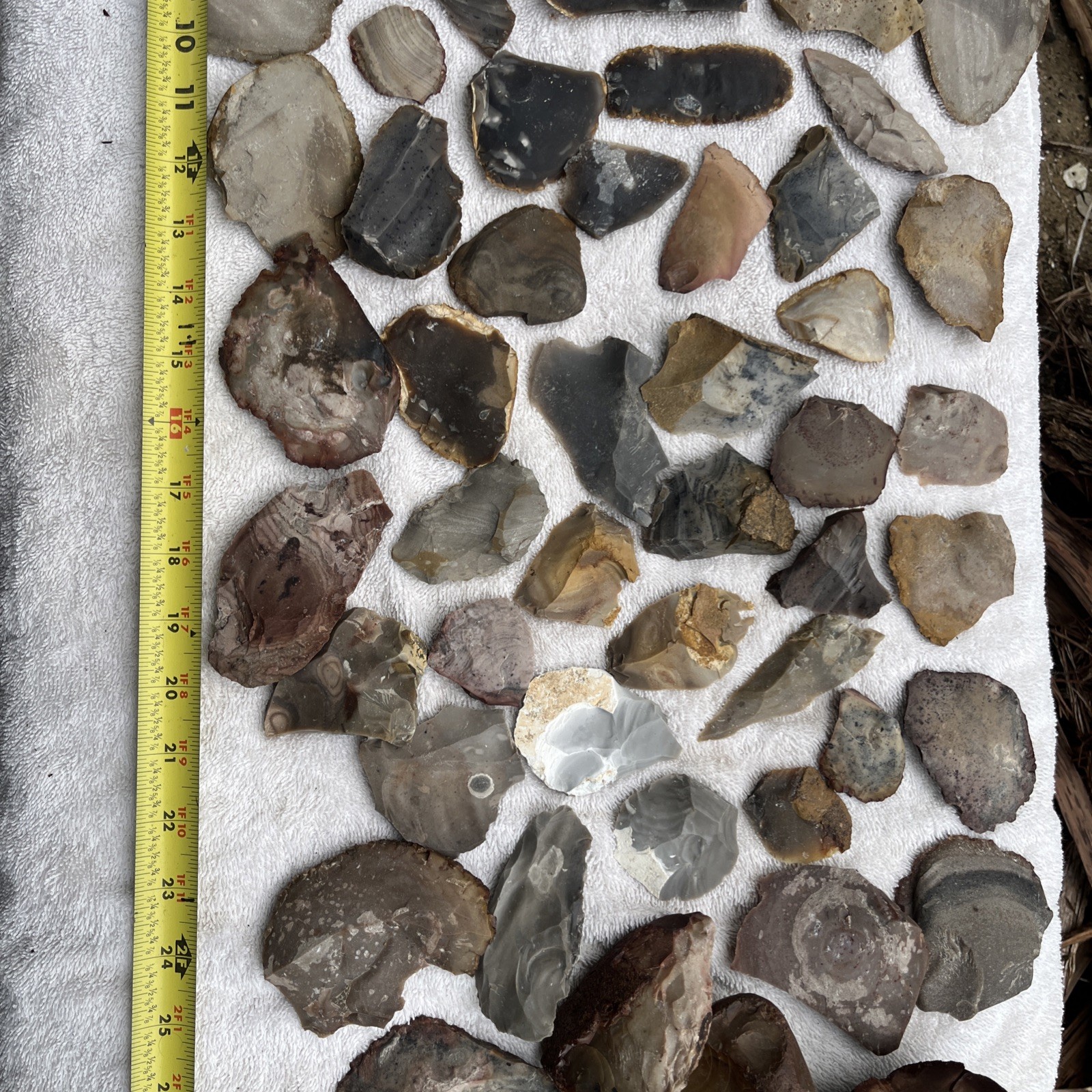 Heat Treated Variety Texas Chert/Flint spalls for making 1-5 in. Points -12 lbs.