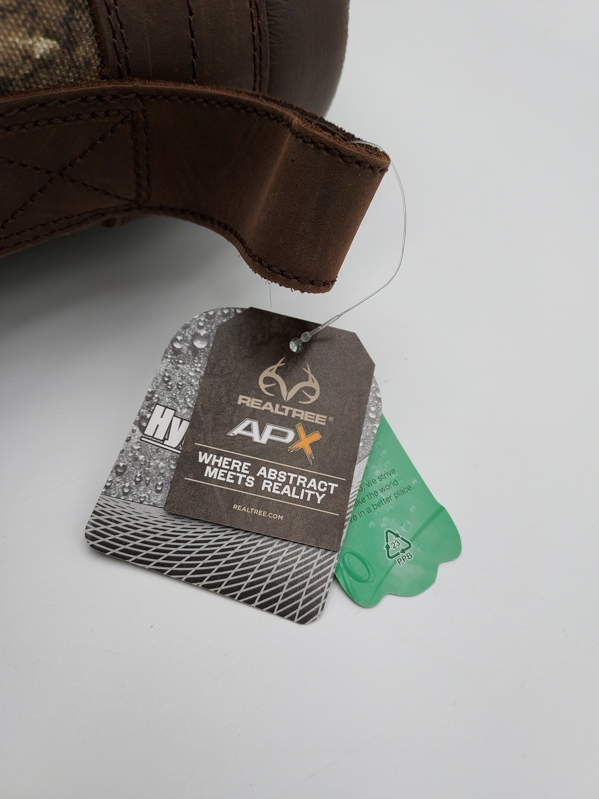 Magellan Outdoors Womens Sz 6B Snake Shield Armor 3.0 Realtree Edge APX (K4-D3)