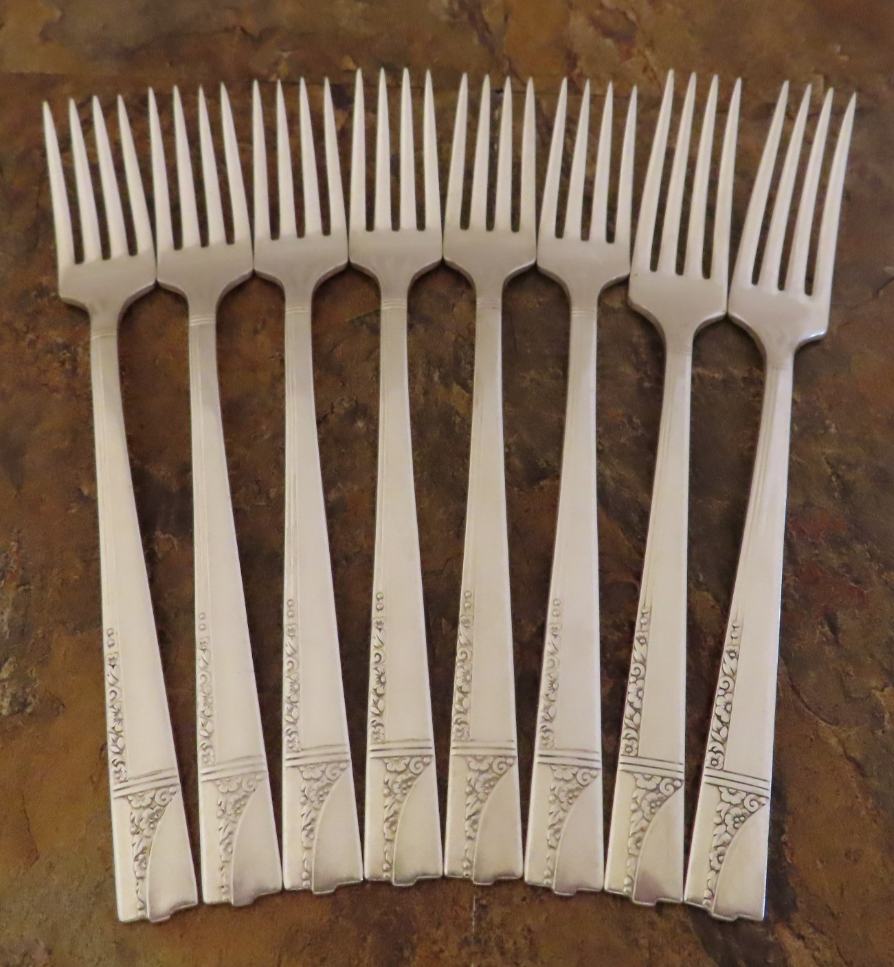 Oneida Caprice Set of 8 Grille Dinner Forks Nobility Silverplate Flatware Lot B