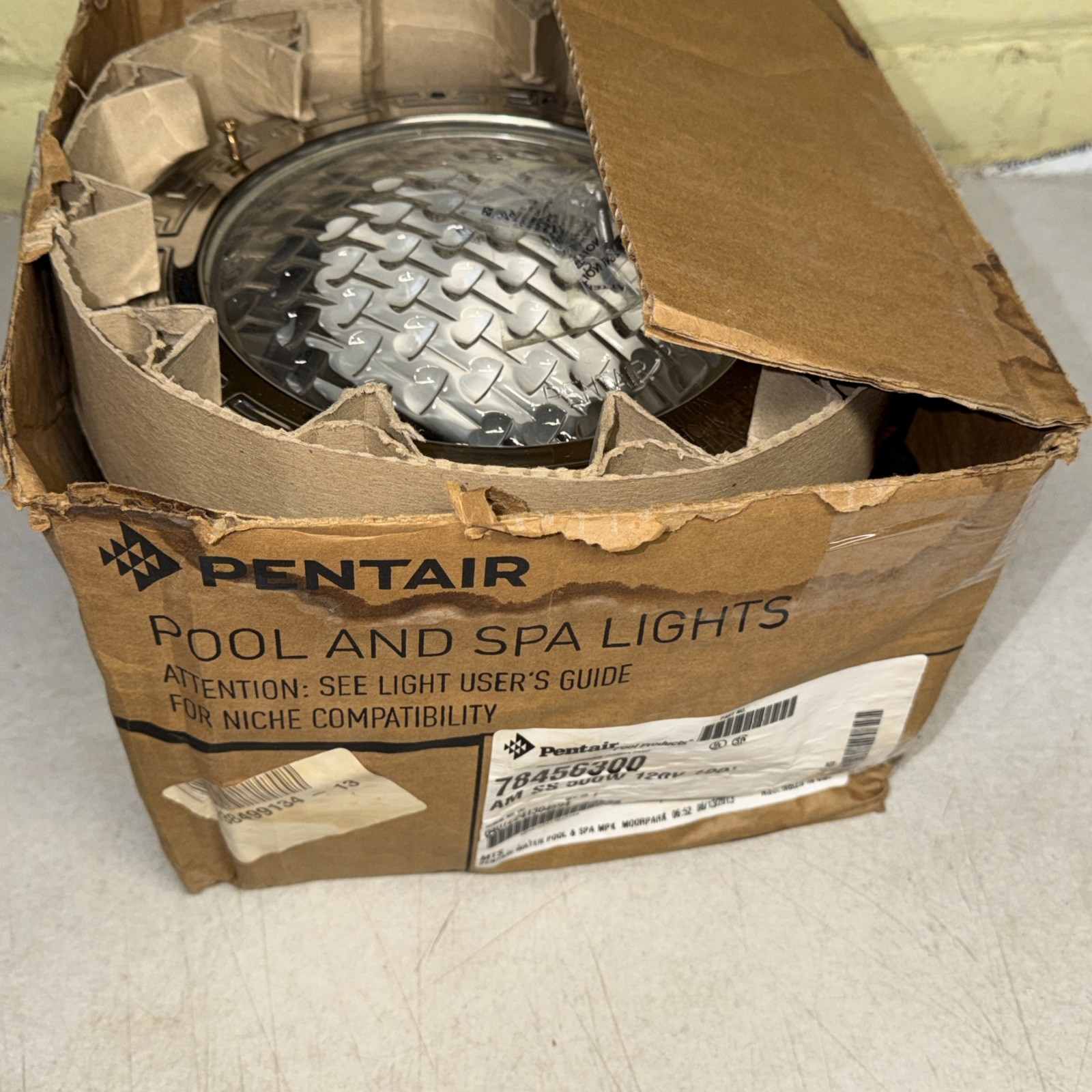 Pentair 78456300 Amerlite Pool Light 120V 500W 100’ Cord SS Face Ring – Open Box