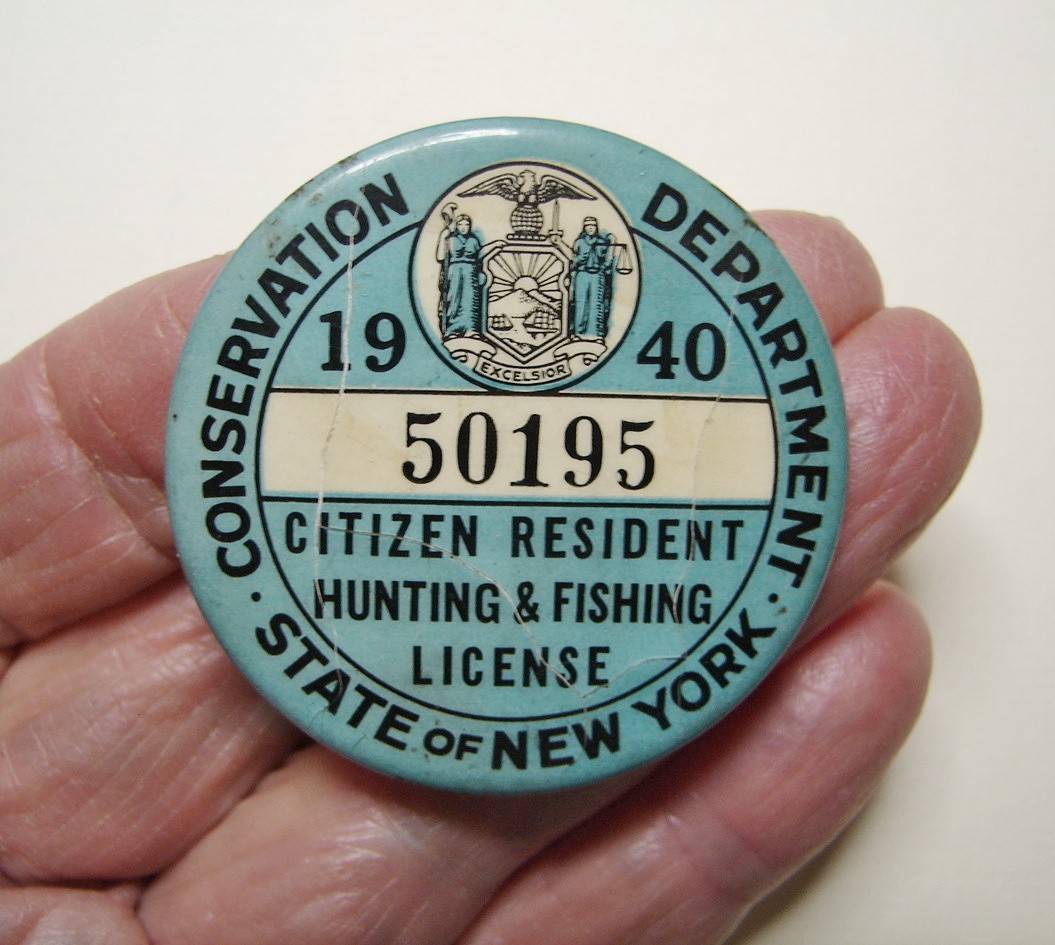 1940 NY State Conservation Departtment Hunting Fishing License Button Pinback