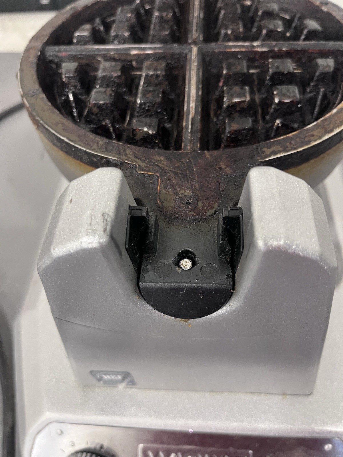 WARING COMMERCIAL BELGIAN WAFFLE MAKER WW180X *READ