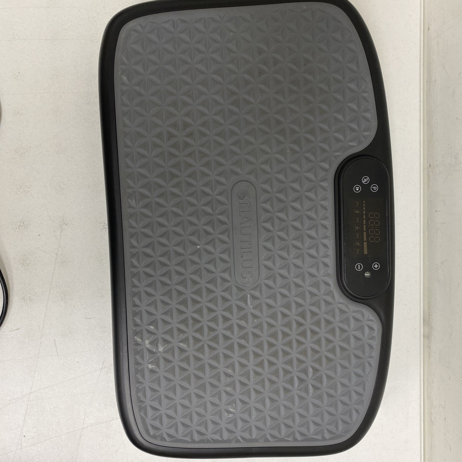 Nautilus Vibratone Pro Vibration Plate Full Body Fitness & Exercise Platform