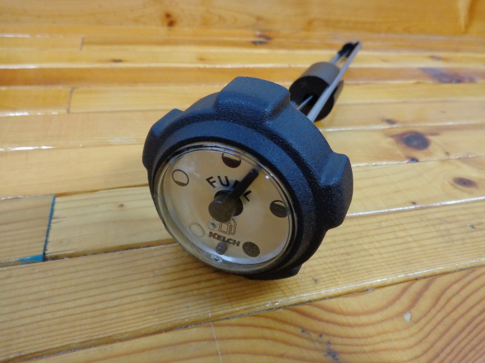 EZ-GO 1972 AND UP GOLF CART GAS CAP WITH GAUGE FITS MARATHON MEDALIST MPT TXT