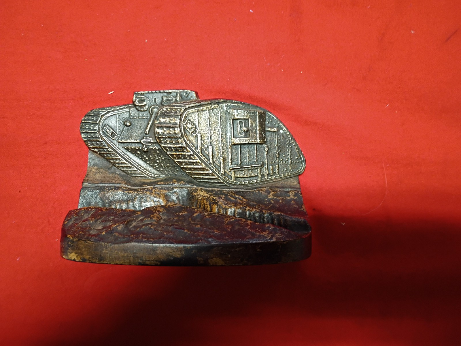 WW1 U.S. TANKS CAST IRON (BOOK ENDS)