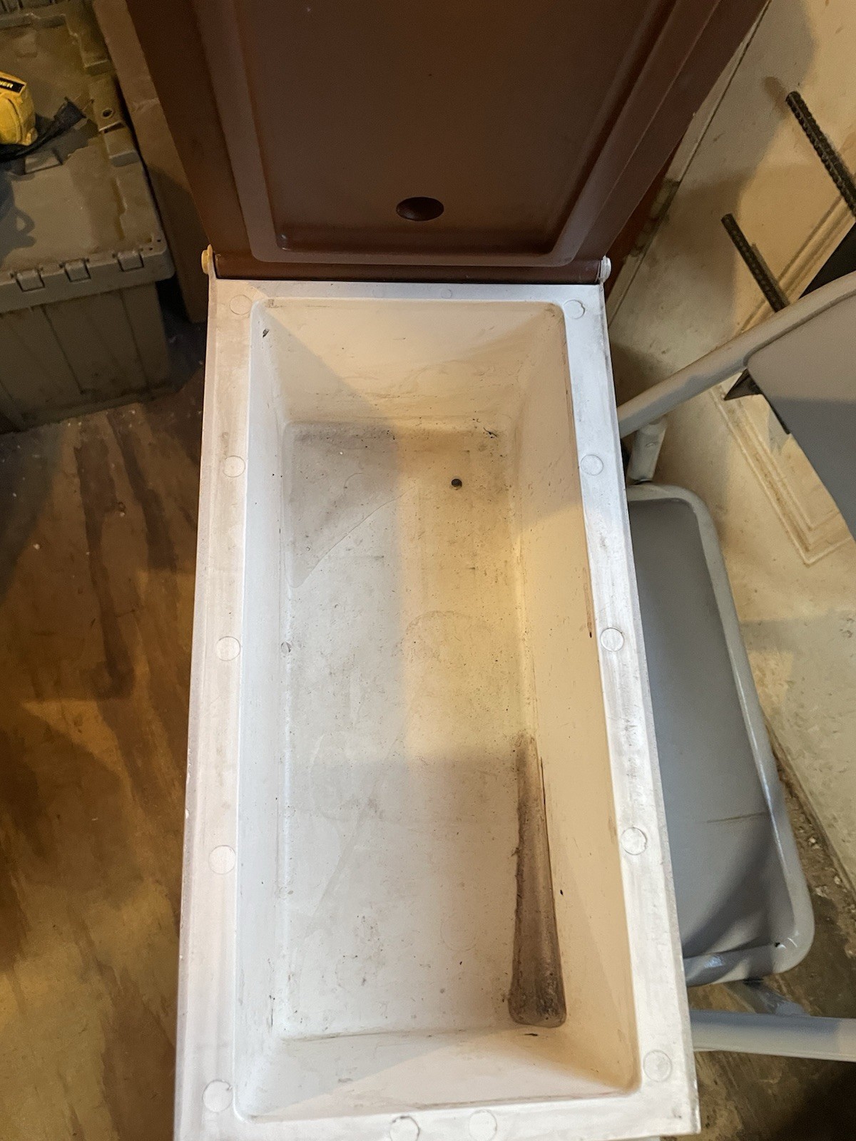 VTG Igloo Lg Kool Rest Armrest Console Cooler 23" Long 1982