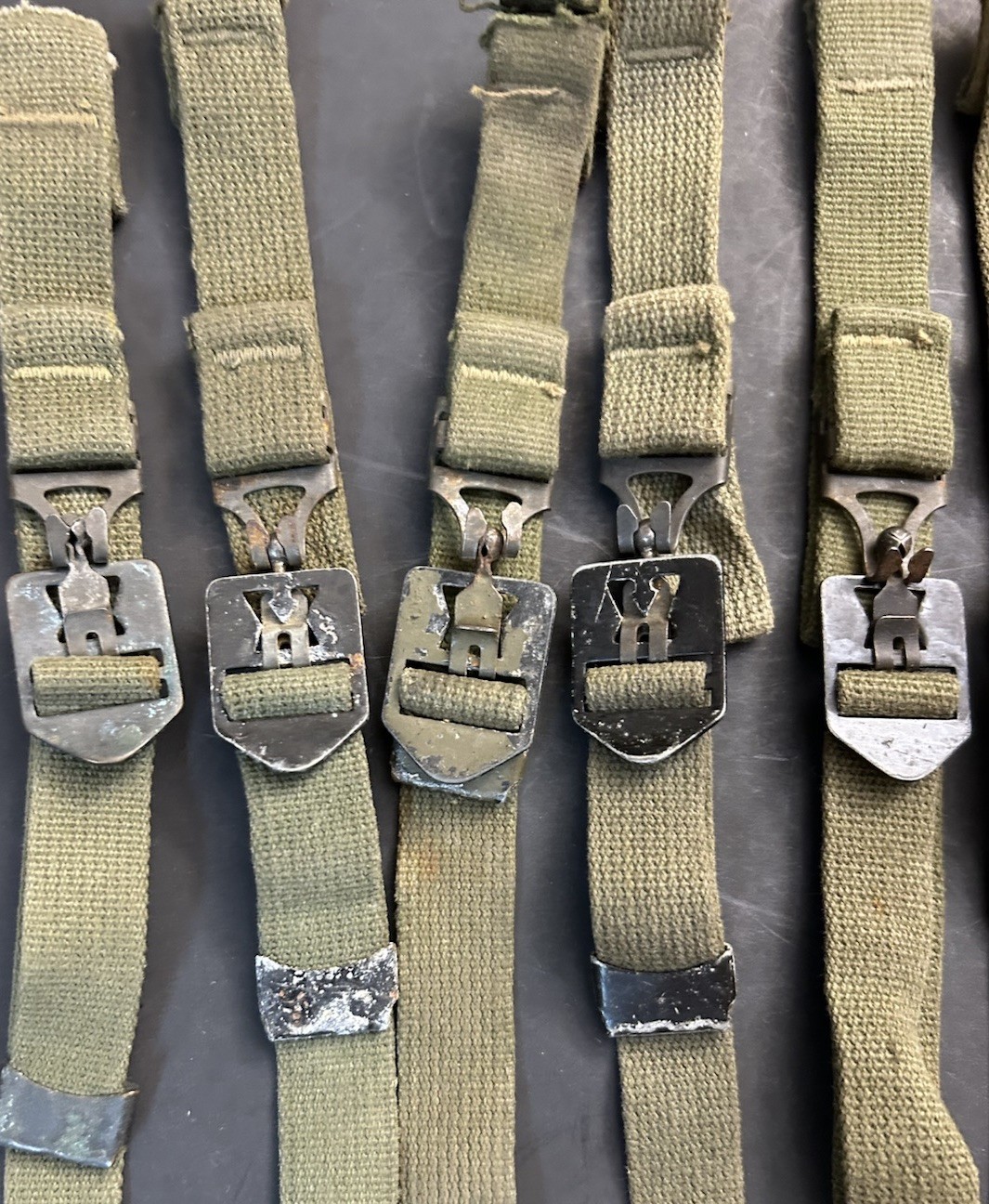 ONE Used Late WWII OD7 Ball & Catch ChinStrap set for US GI M1 Steel Helmet