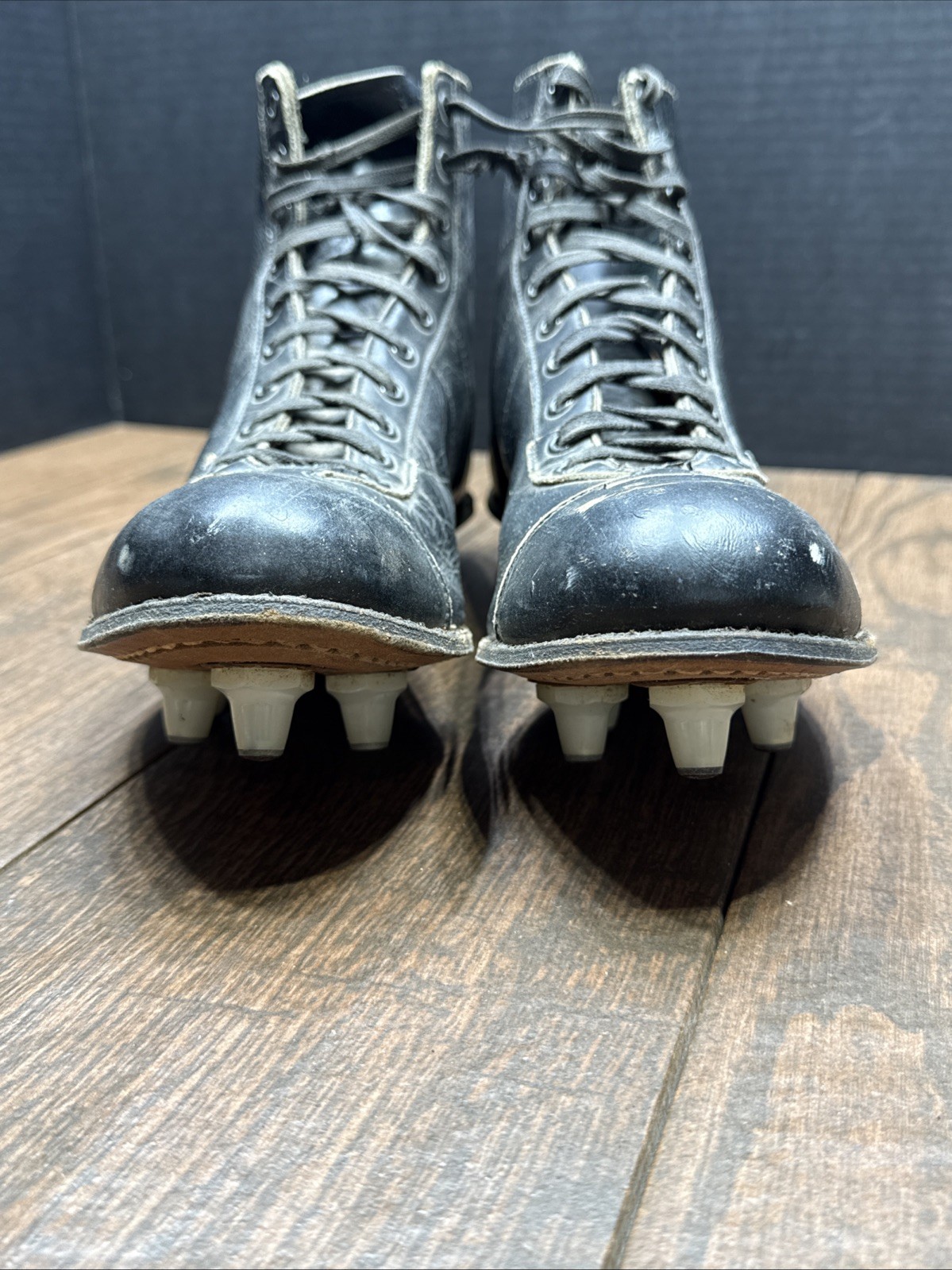 Vintage SPALDING LEATHER 1940s D Spot Bilt Black Football Shoes leather Cleats