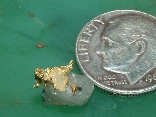 GOLD MATRIX SPECIMEN .47 GRAM CALIFORNIA GOLD IN QUARTZ