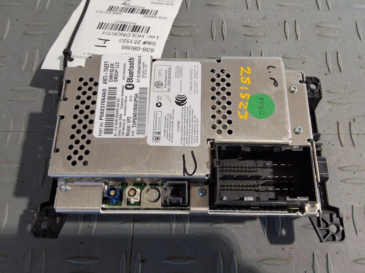 2015 Jeep Cherokee Radio Receiver 5" Display Screen w/o Satellite Radio