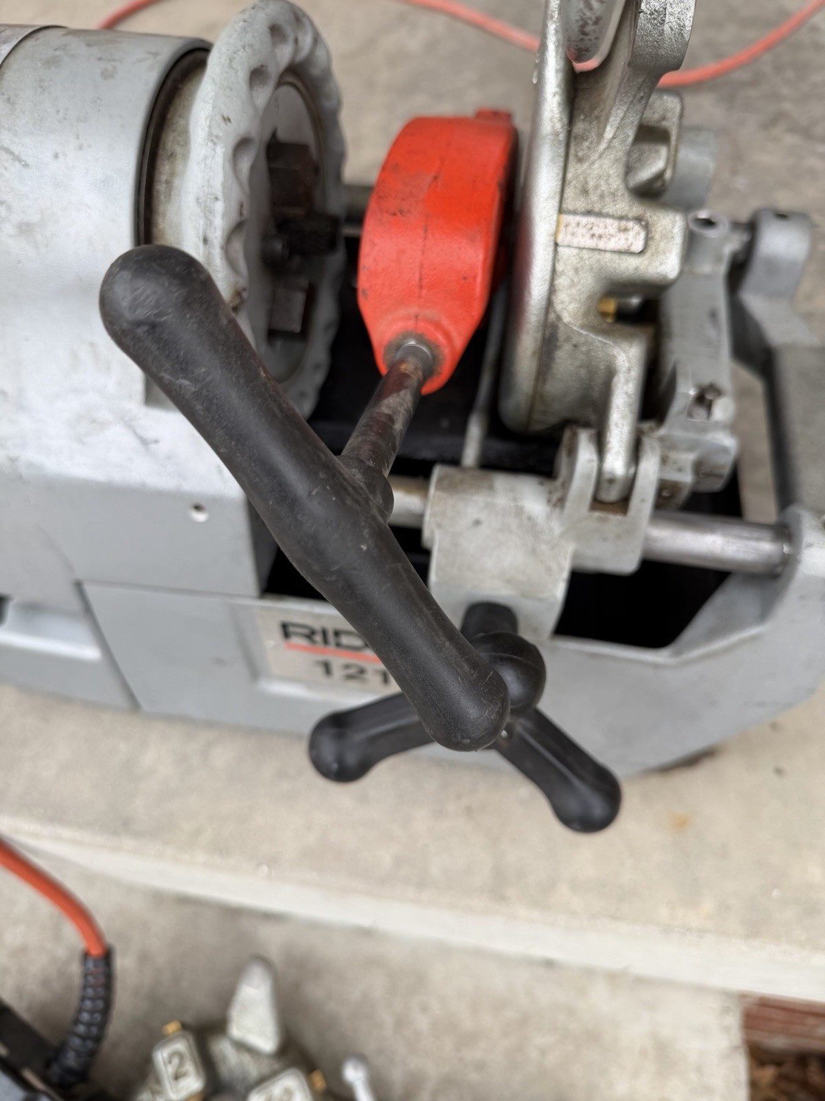 RIDGID 1210 PIPE THREADING MACHINE 110V WITH POWER CORD PEDAL ETC WORKS (READ)