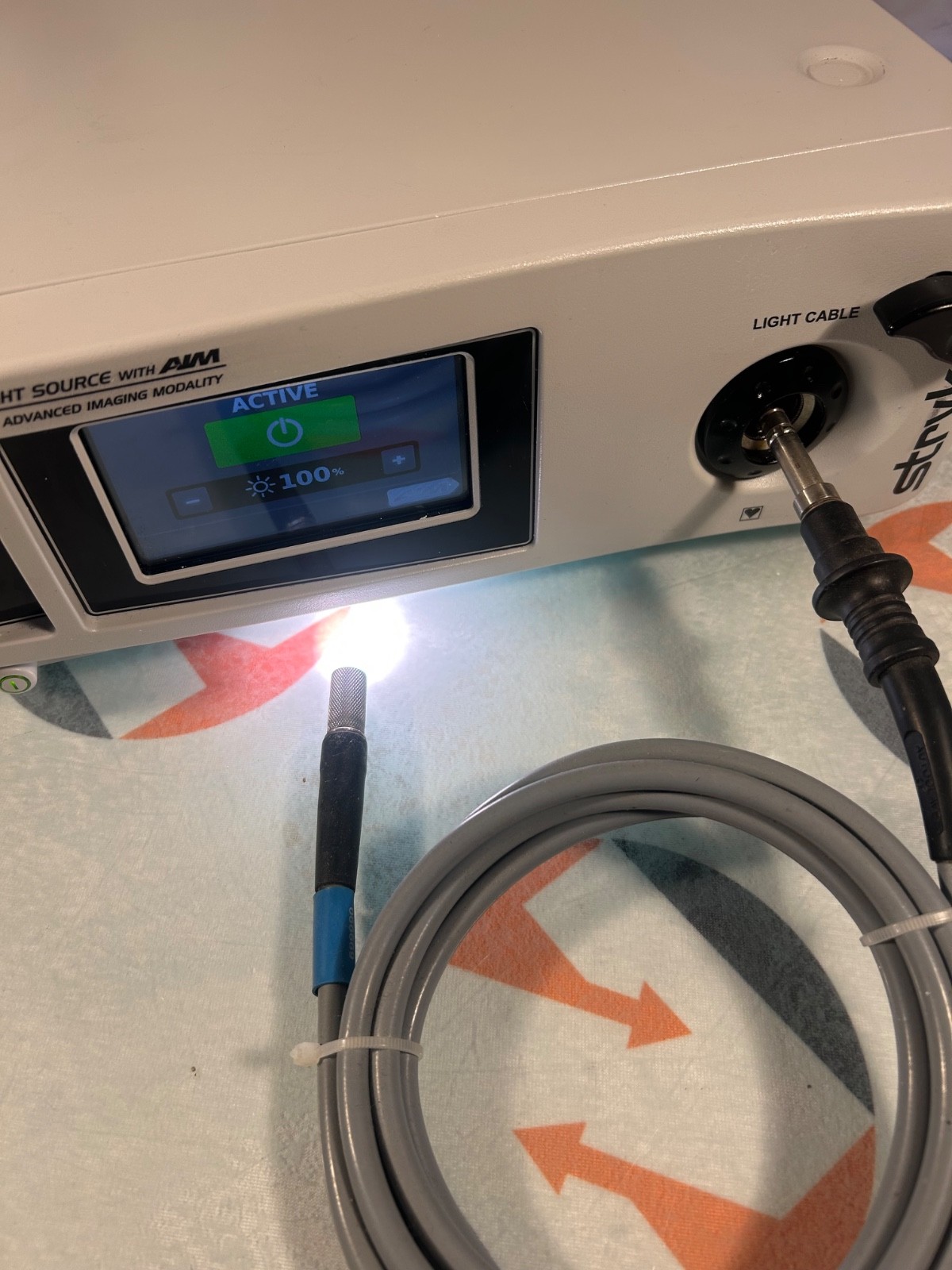 Stryker L10 LED Light Source with AIM 220220300