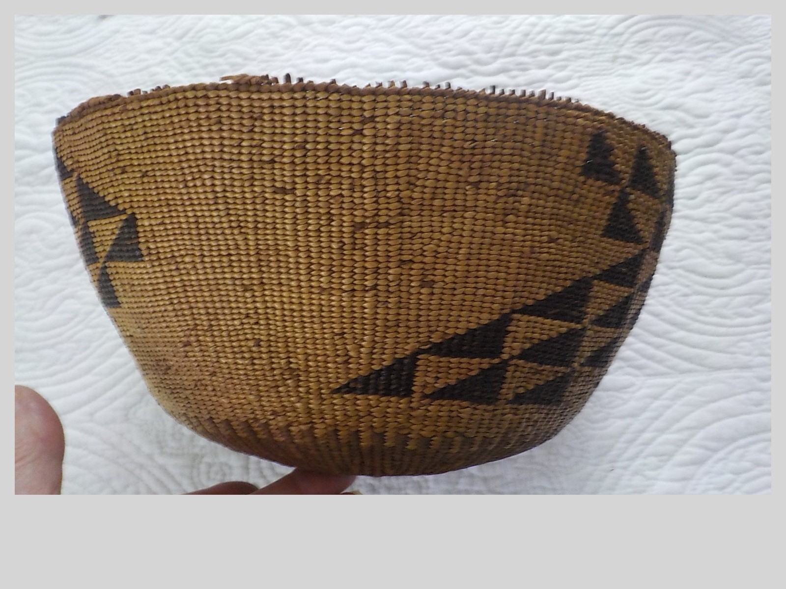 ANTIQUE KLAMATH CALIFORNIA Woven BASKET 10"