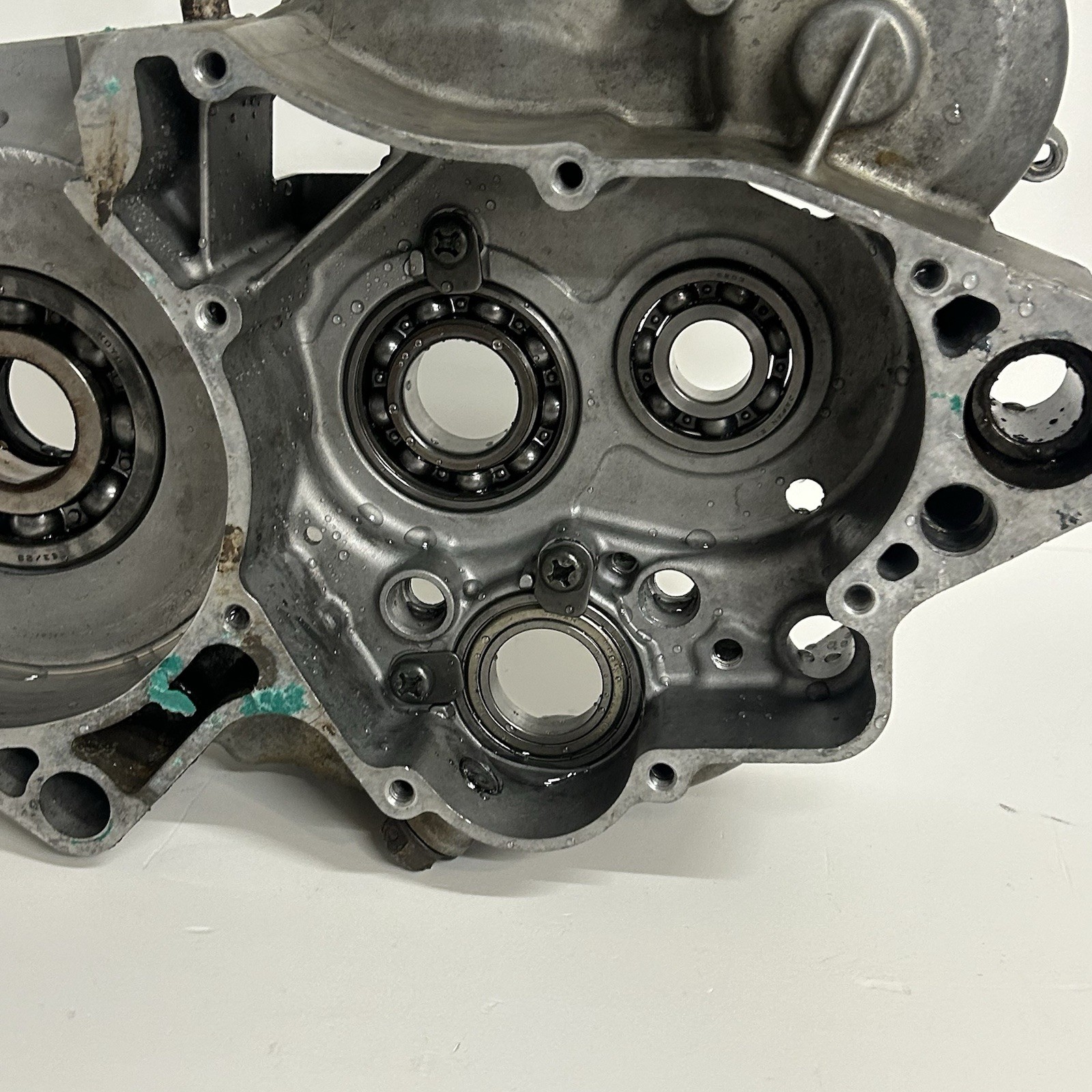 01 - 08 SUZUKI RM250 RM 250 RIGHT SIDE LOWER ENGINE BOTTOM END CRANK CASE OEM