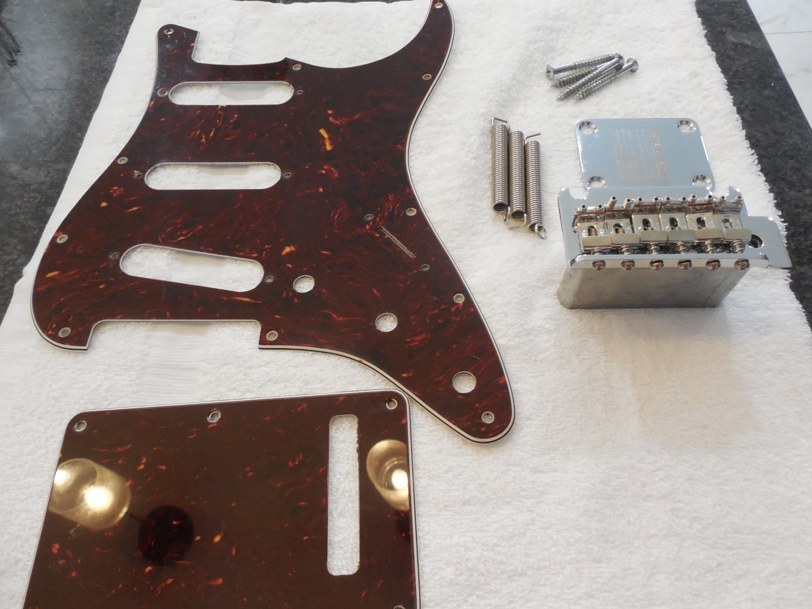 Fender Stratocaster Harvest Green MIM Body Plus Extras Loaded pickguard. #READ#