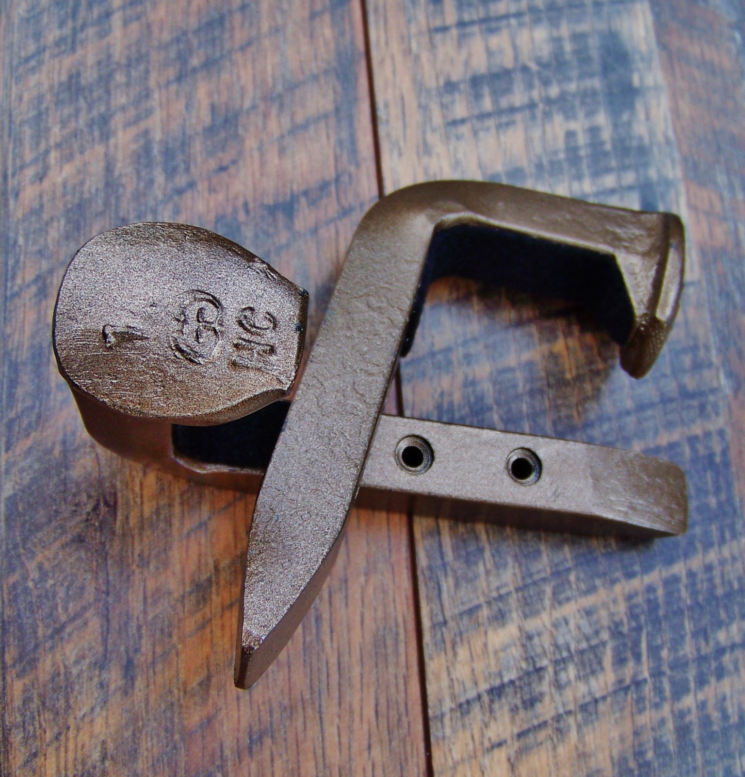 Gun rack hangers hooks wall mount shotgun rifle hunting western decor blacksmith