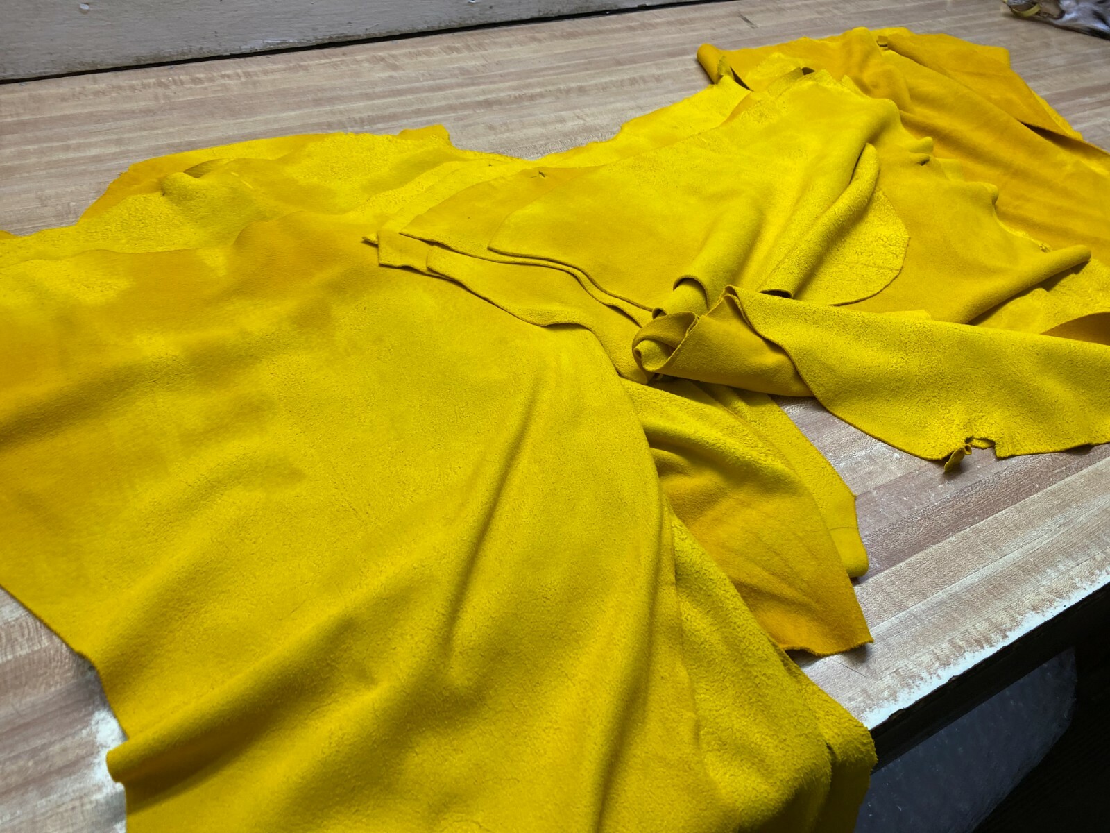 Deer Skin Splits Suede Extra Soft Tan 2 Oz. #0009965