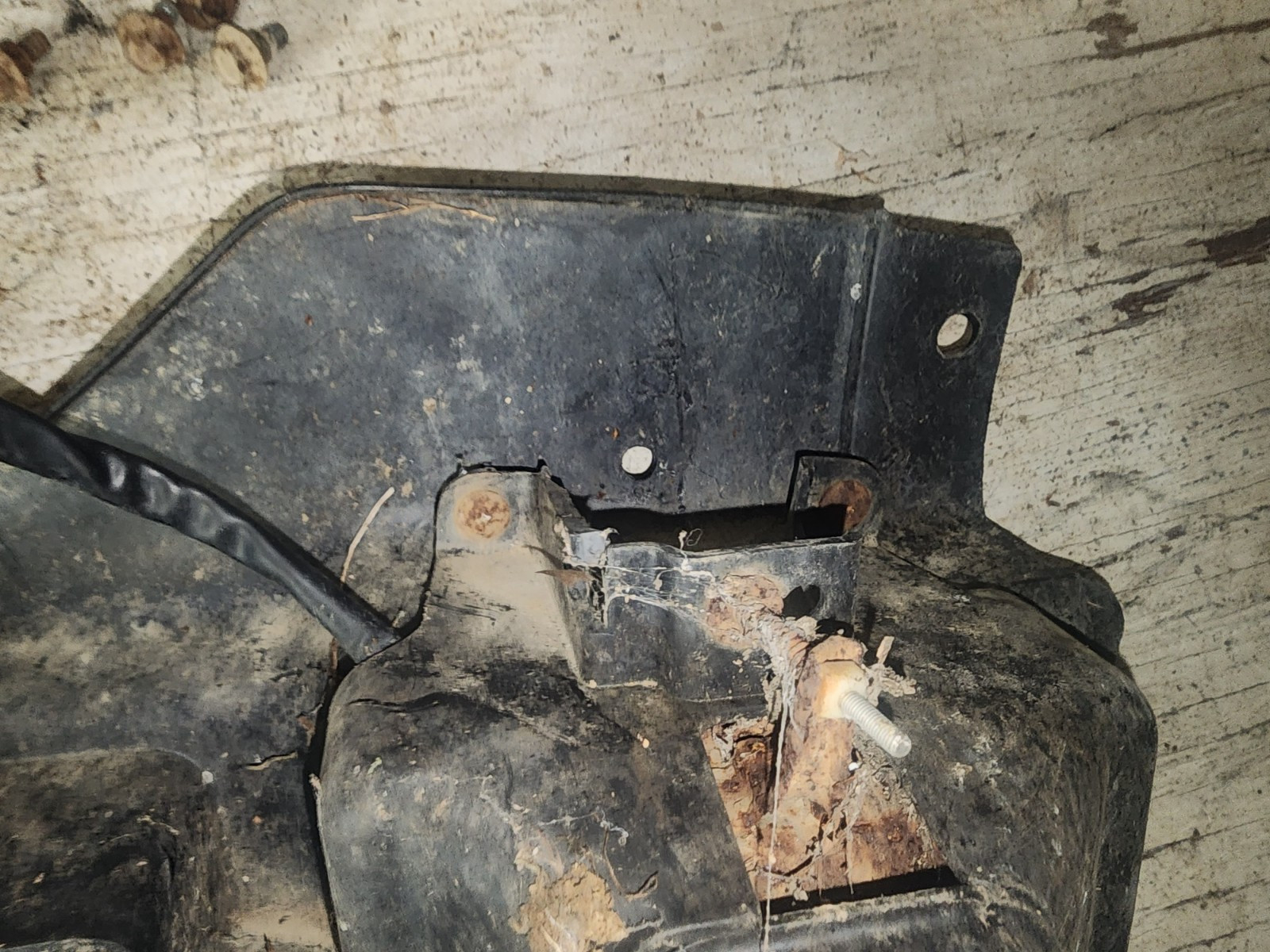 Plastic Headlight Surround Casing Bezel 1999 Honda Foreman 400 4x4 3041A