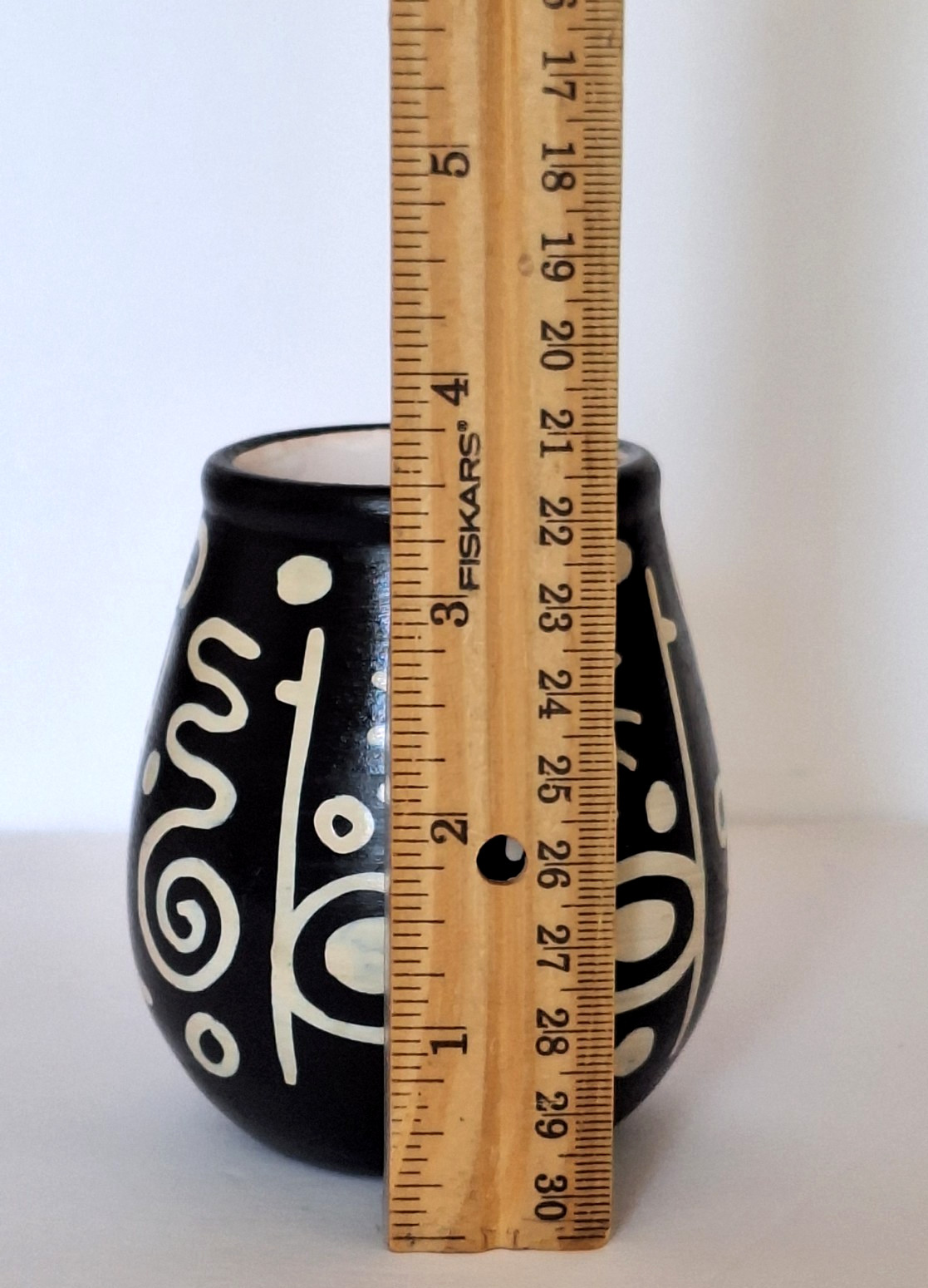 Vintage Peruvian Chulucanas Handmade Pottery Vase 3.5" T Black & White