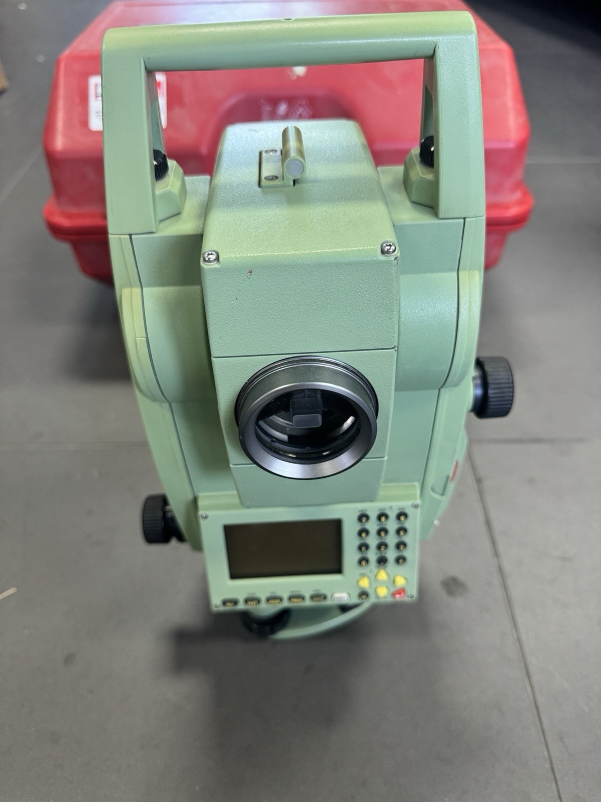 Leica TCRA702 ULTRA 2" R300 Reflectorless Motorized Auto Target Total Station