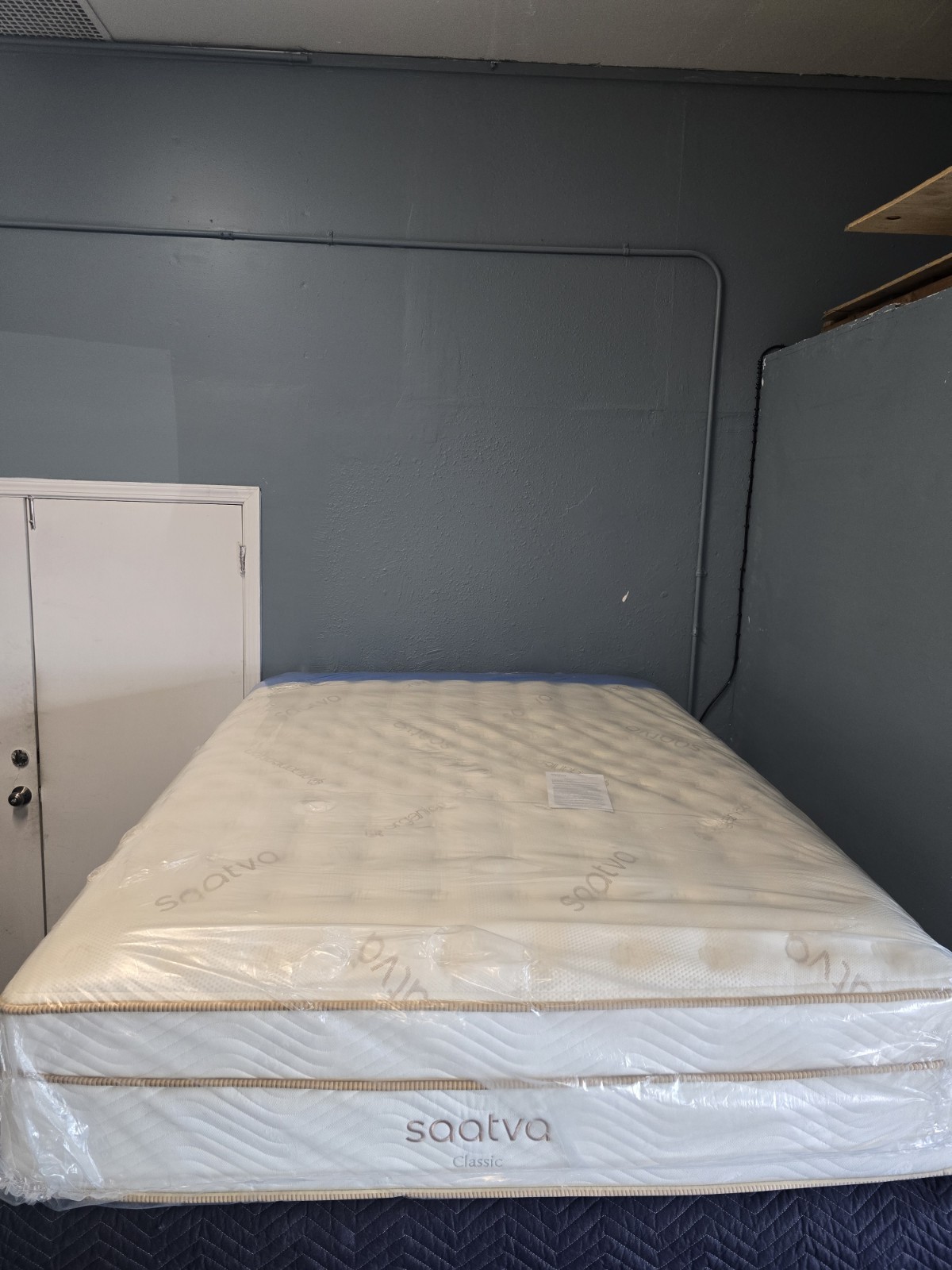 Saatva Classic 14.5 QUEEN SIZE Mattress LUXURY FIRM