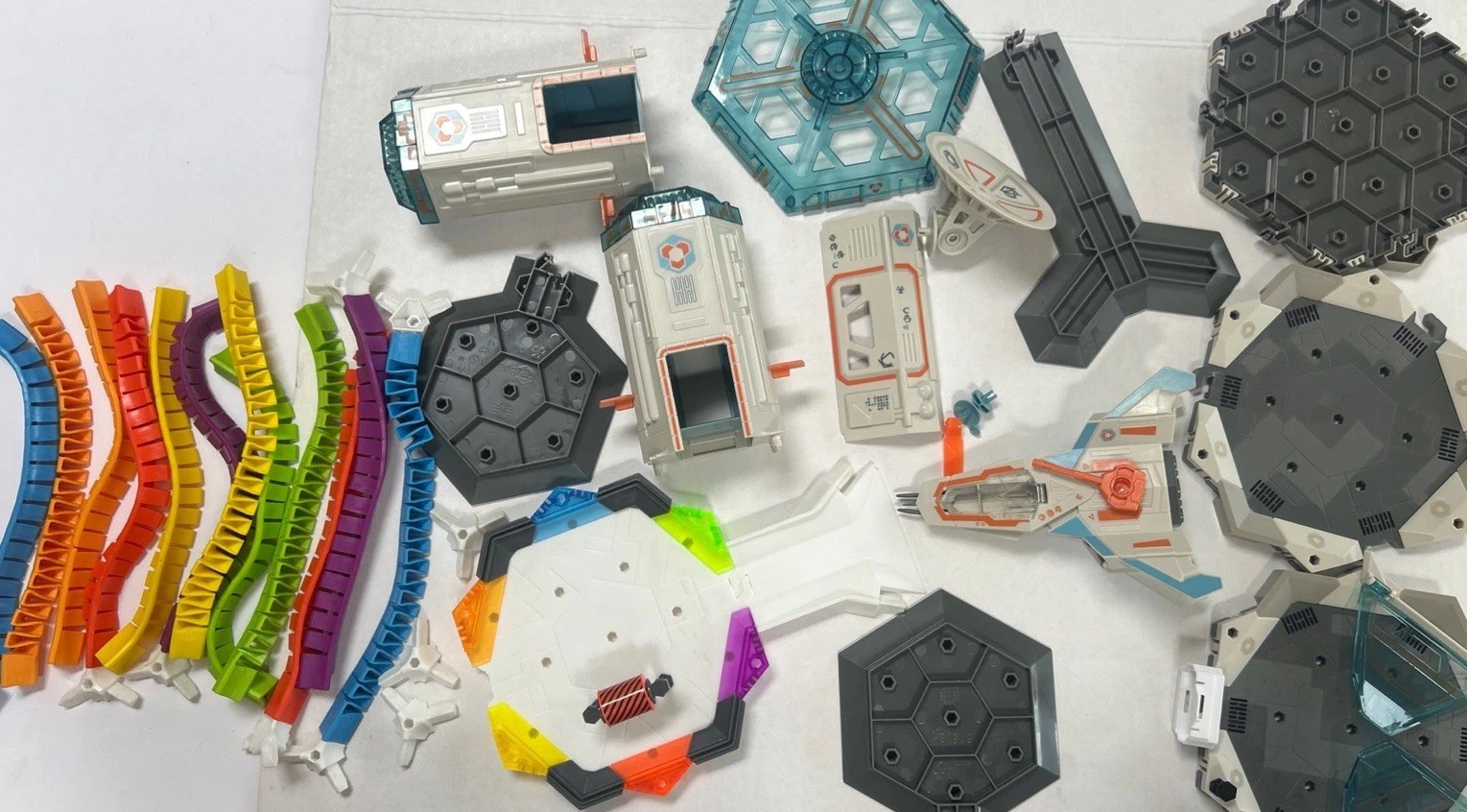 Hex Bug Nano Large Lot , Parts & Accessories And 8 Bugs